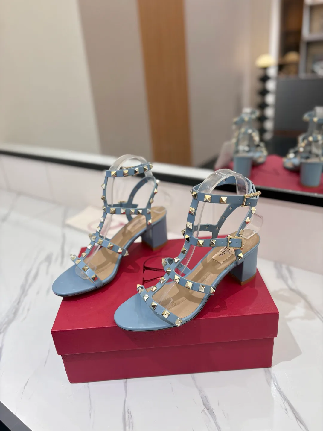 Босоножки Женские Valentino 11683077