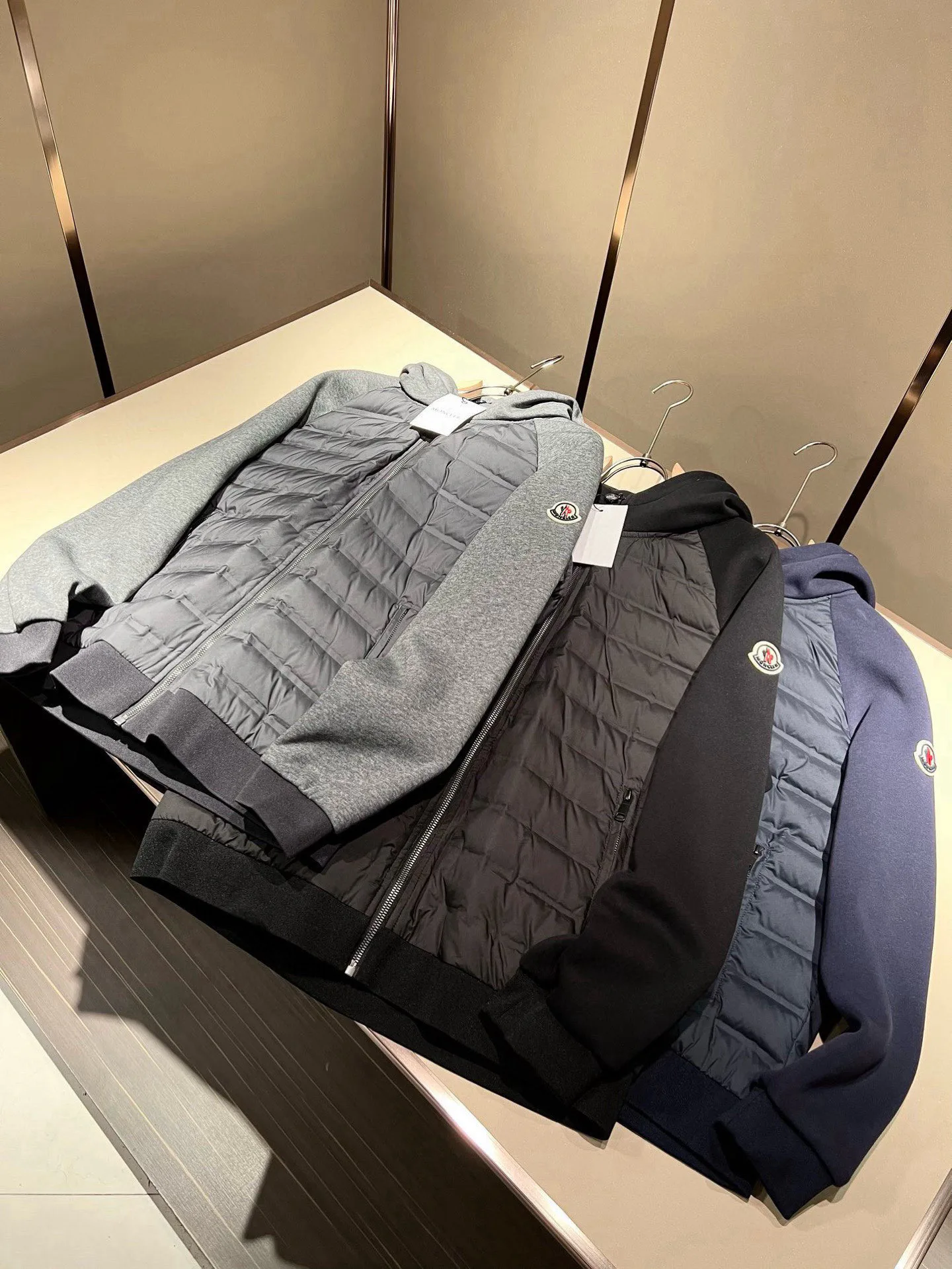Куртки И Пуховики Мужские Moncler 940770