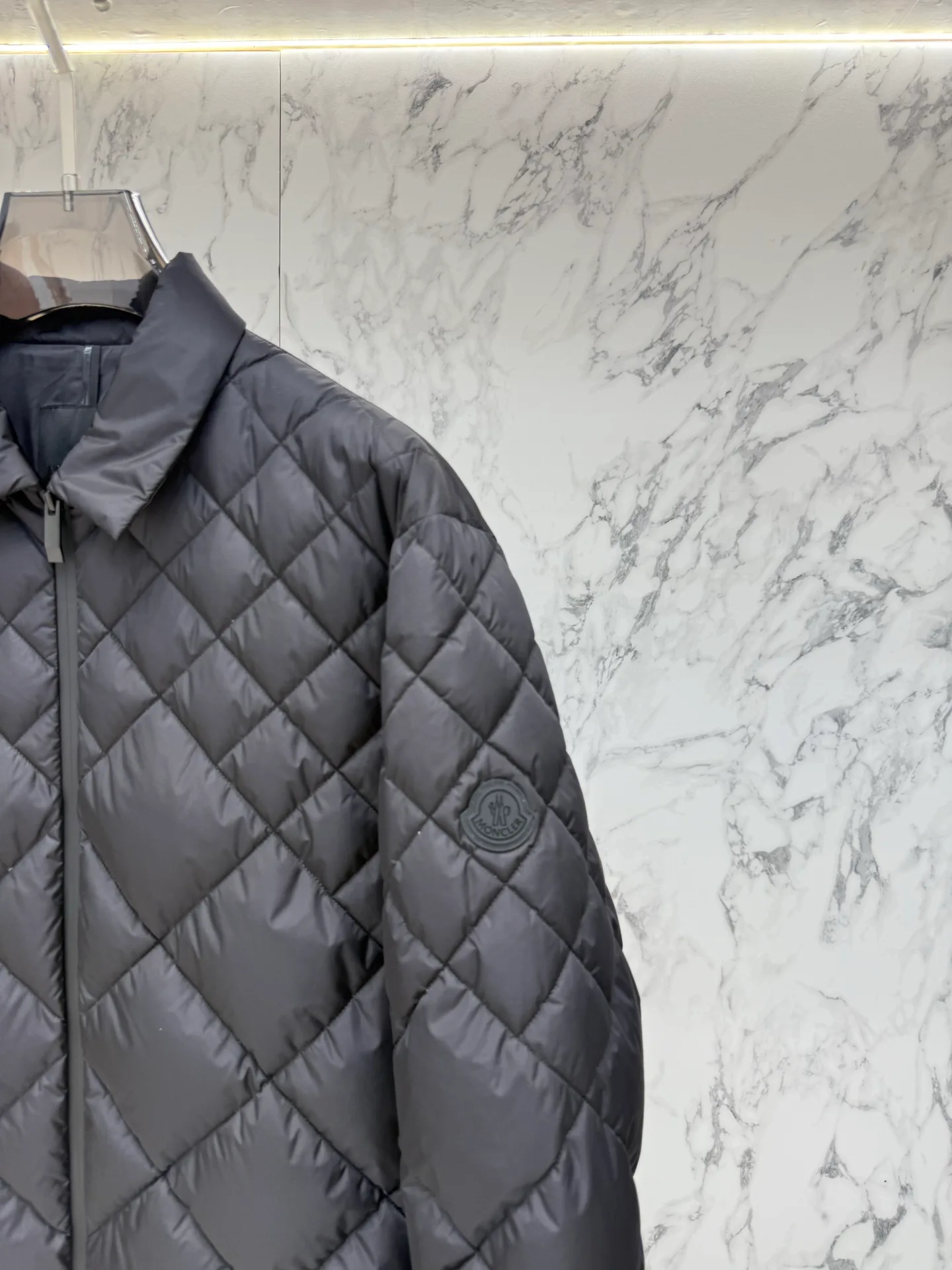 Куртки И Пуховики Мужские Moncler 18214575