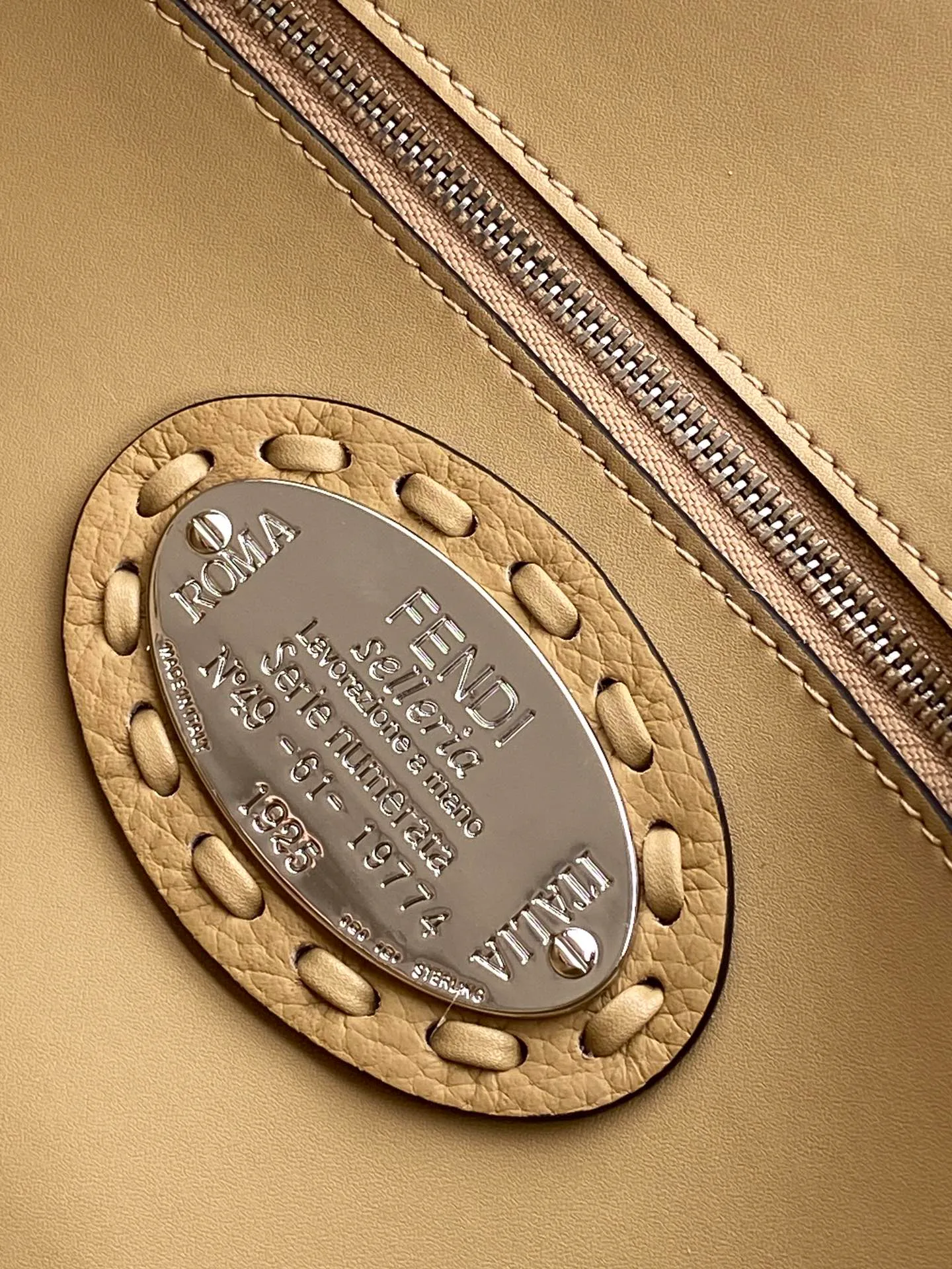 Классические Сумки Женские Fendi 12718240