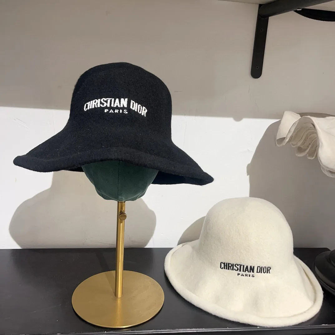 Головные Уборы Christian Dior 17973796