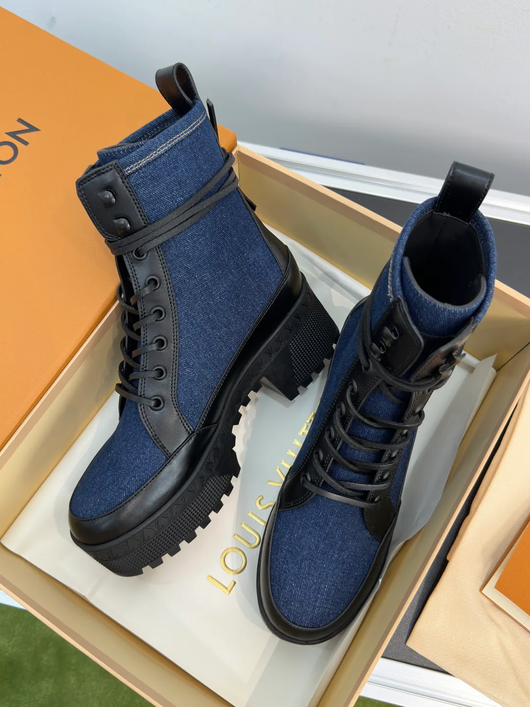 Ботинки Женские Louis Vuitton 18741673
