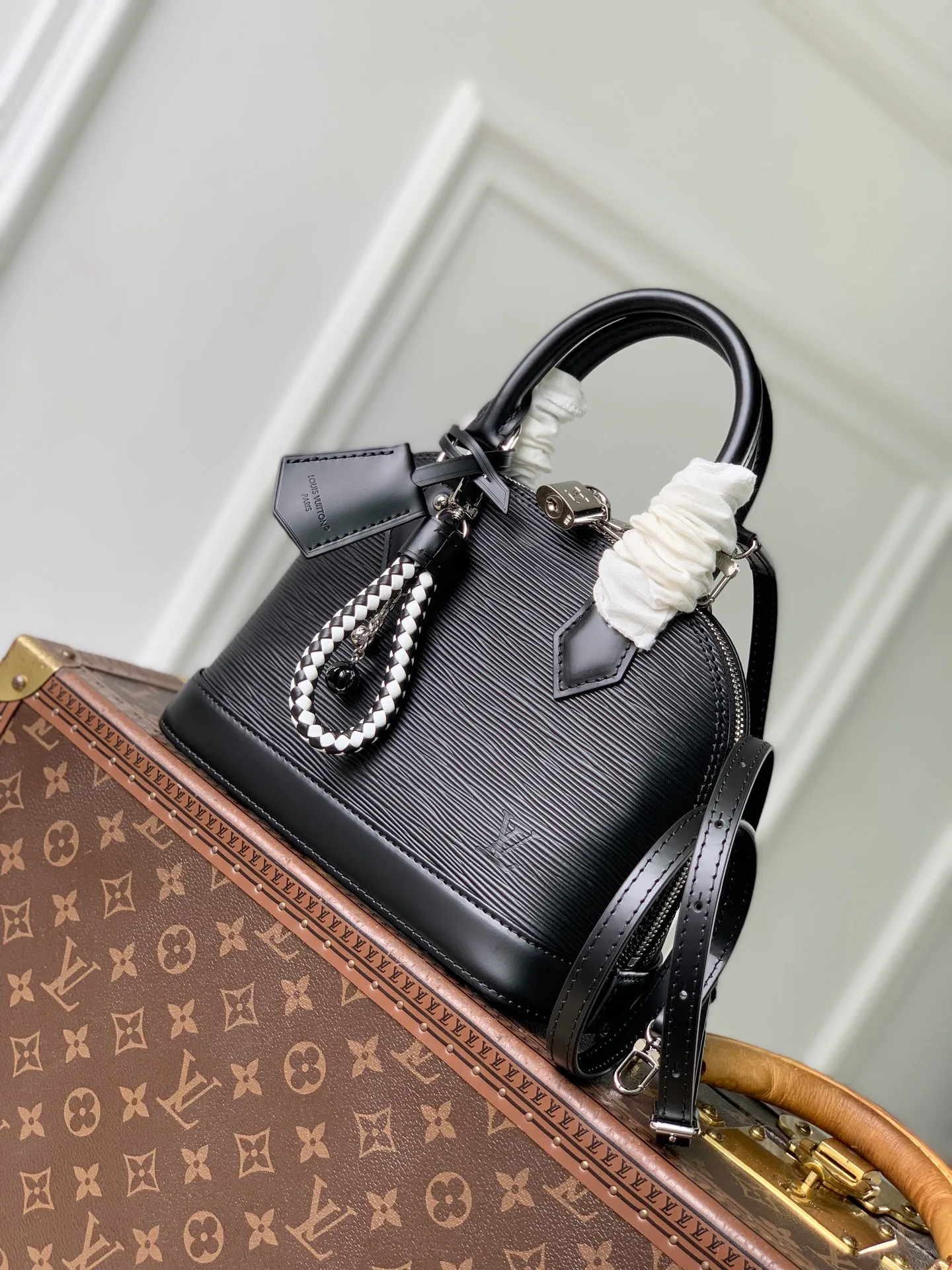 Классические Сумки Женские Louis Vuitton 18147537
