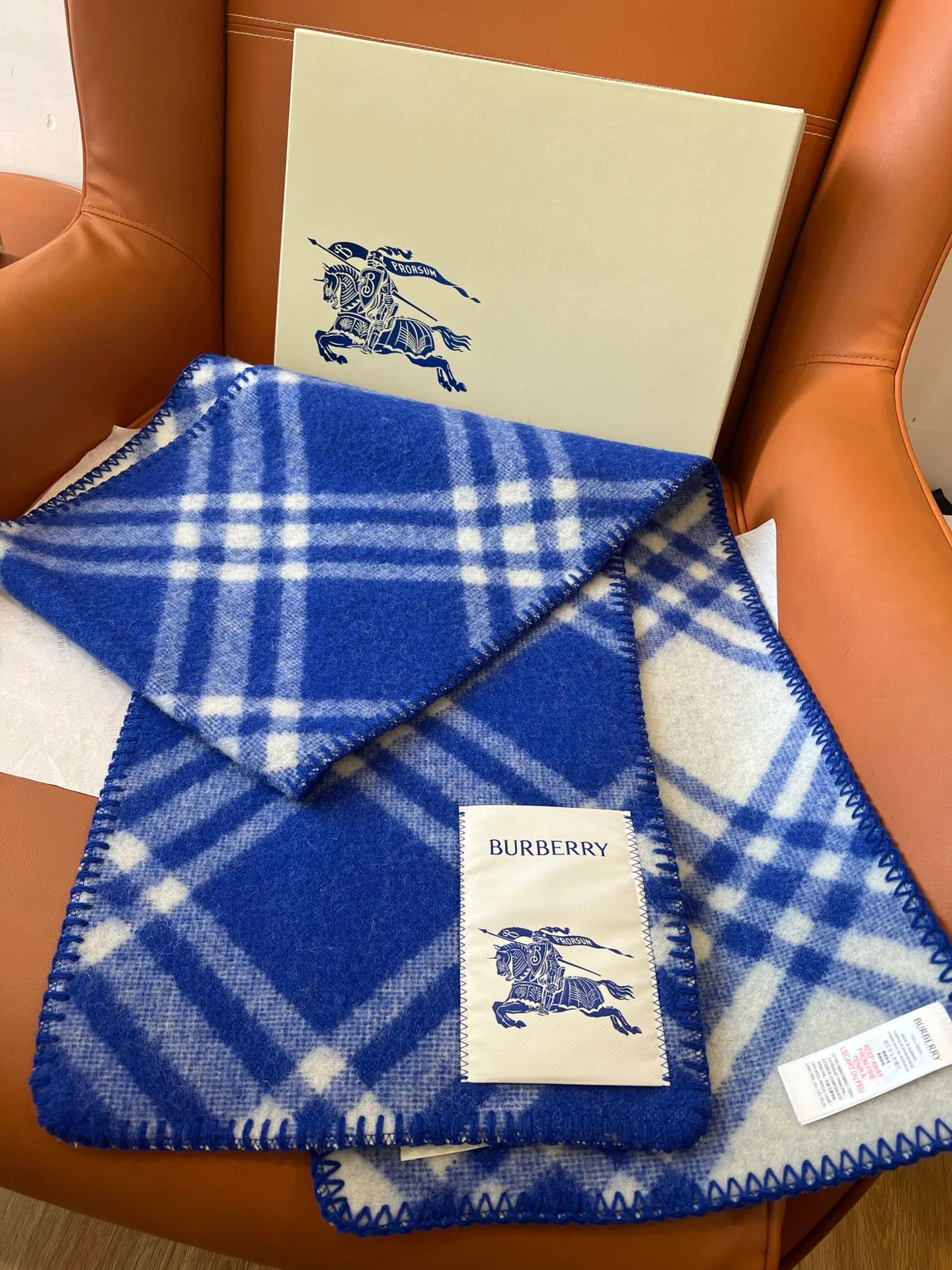 Шарфы Burberry 4518654