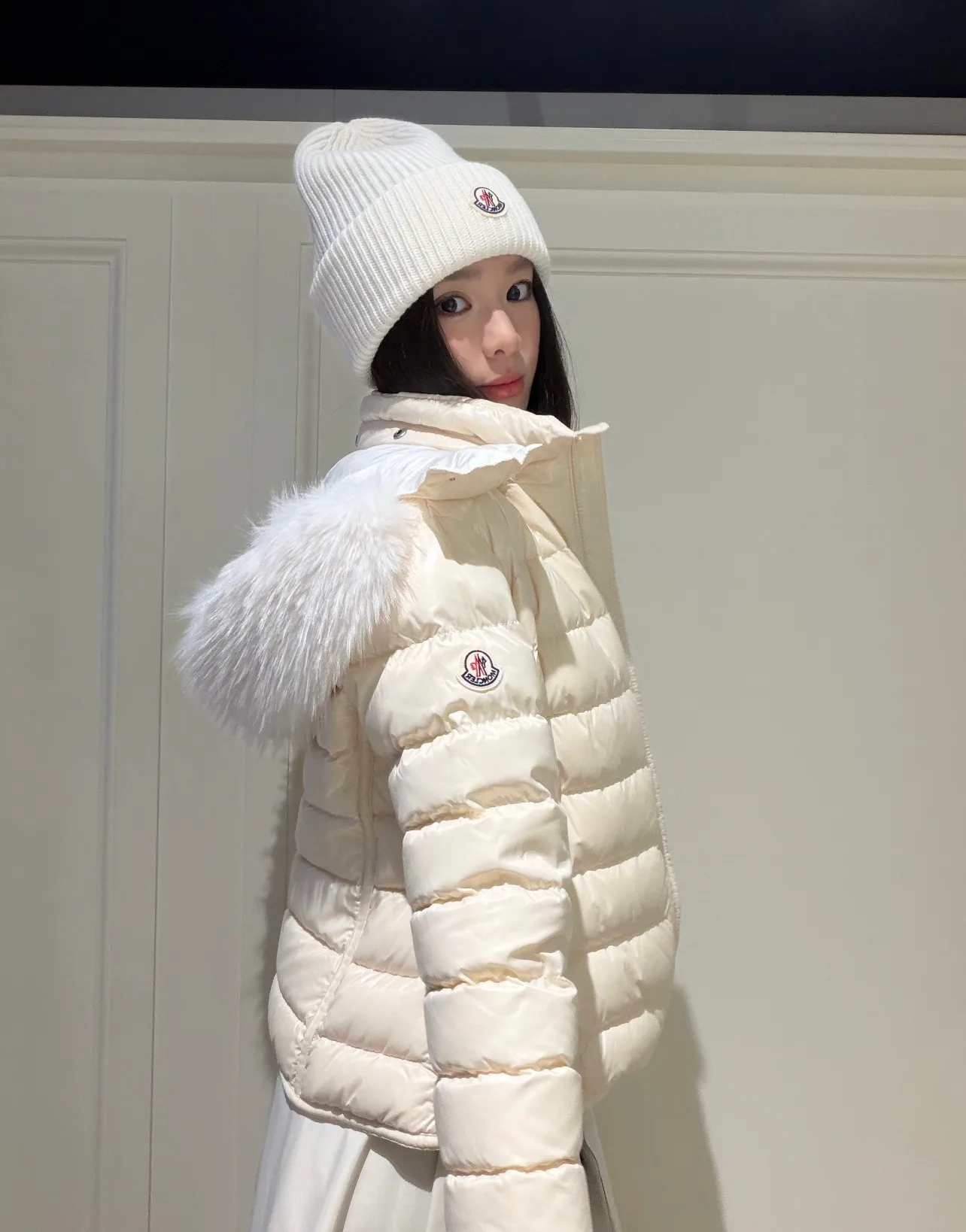 Куртки И Пуховики Женские Moncler 18633059