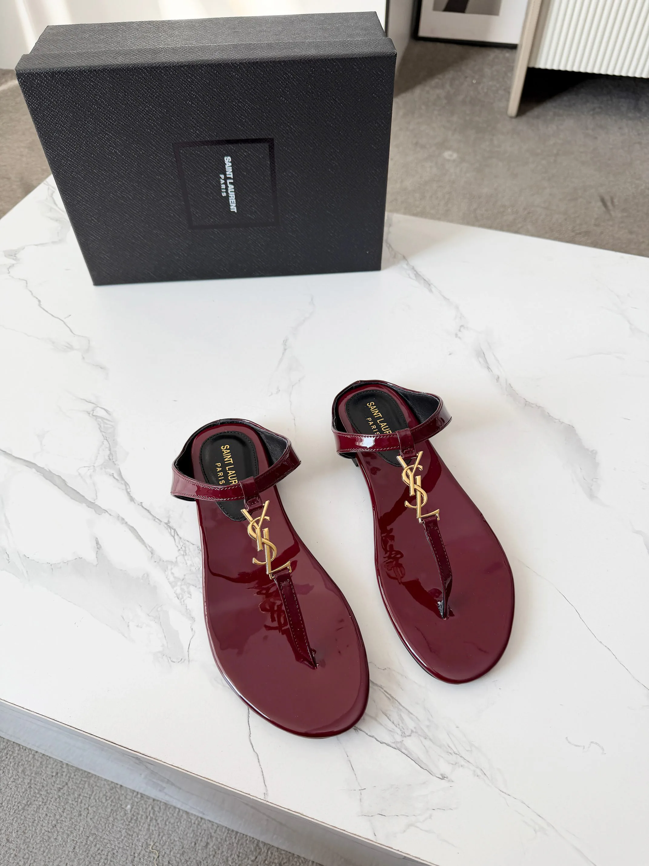 Шлепанцы Женские Saint Laurent 755708