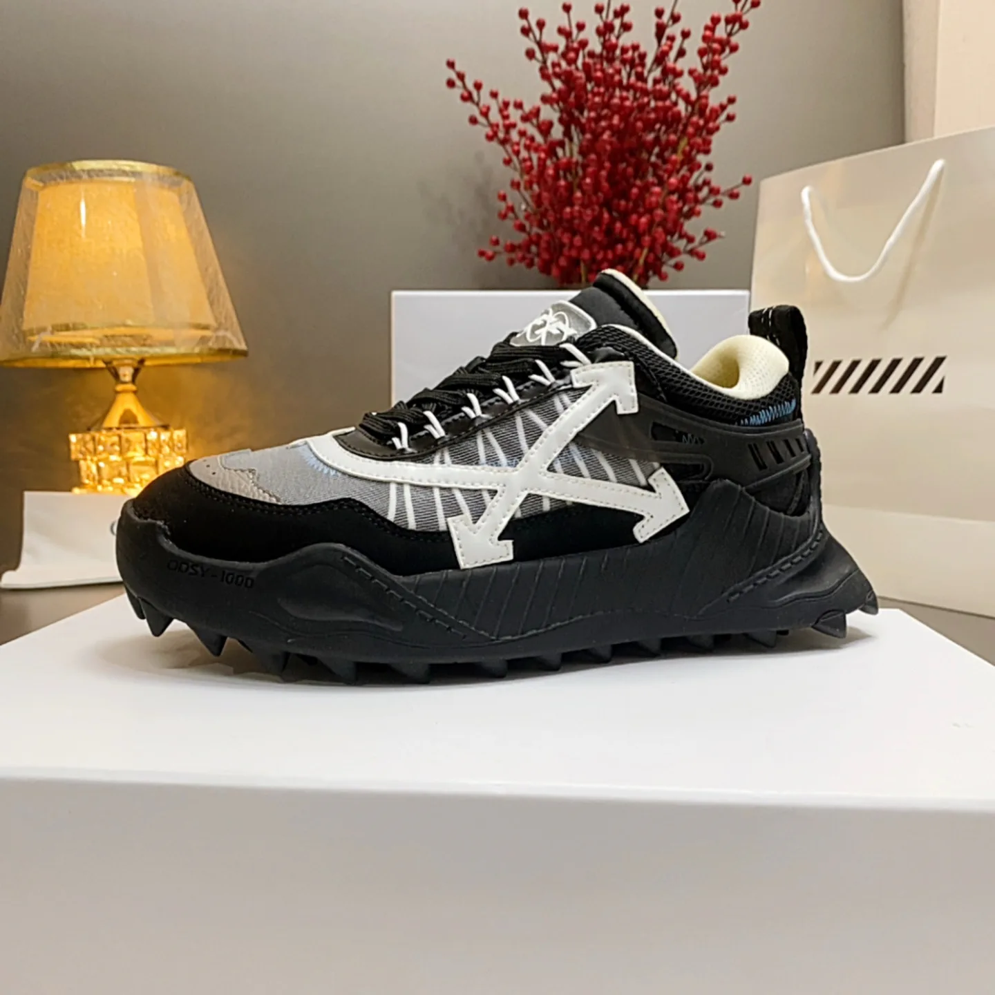 Кроссовки Женские Off-White 17530539