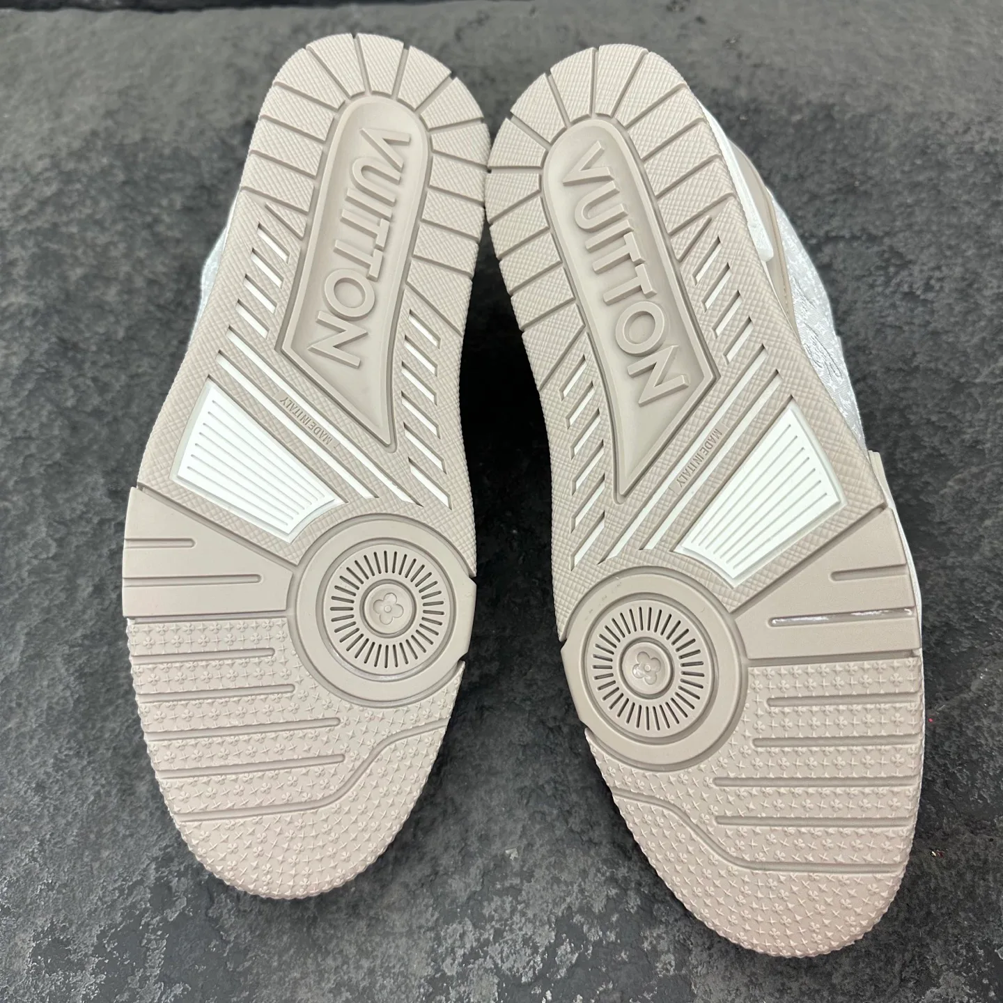 Кроссовки Мужские Louis Vuitton 18612972