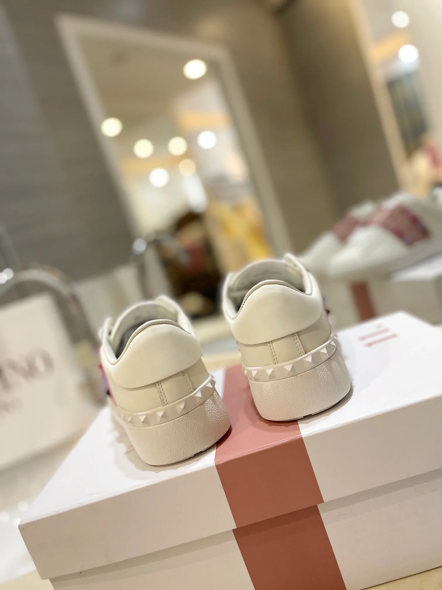 Кроссовки Женские Valentino 615585