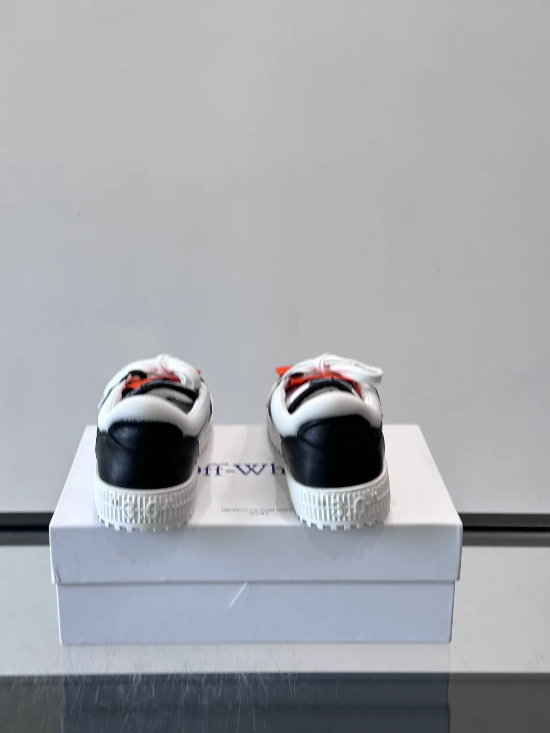 Кроссовки Женские Off-White 18102422
