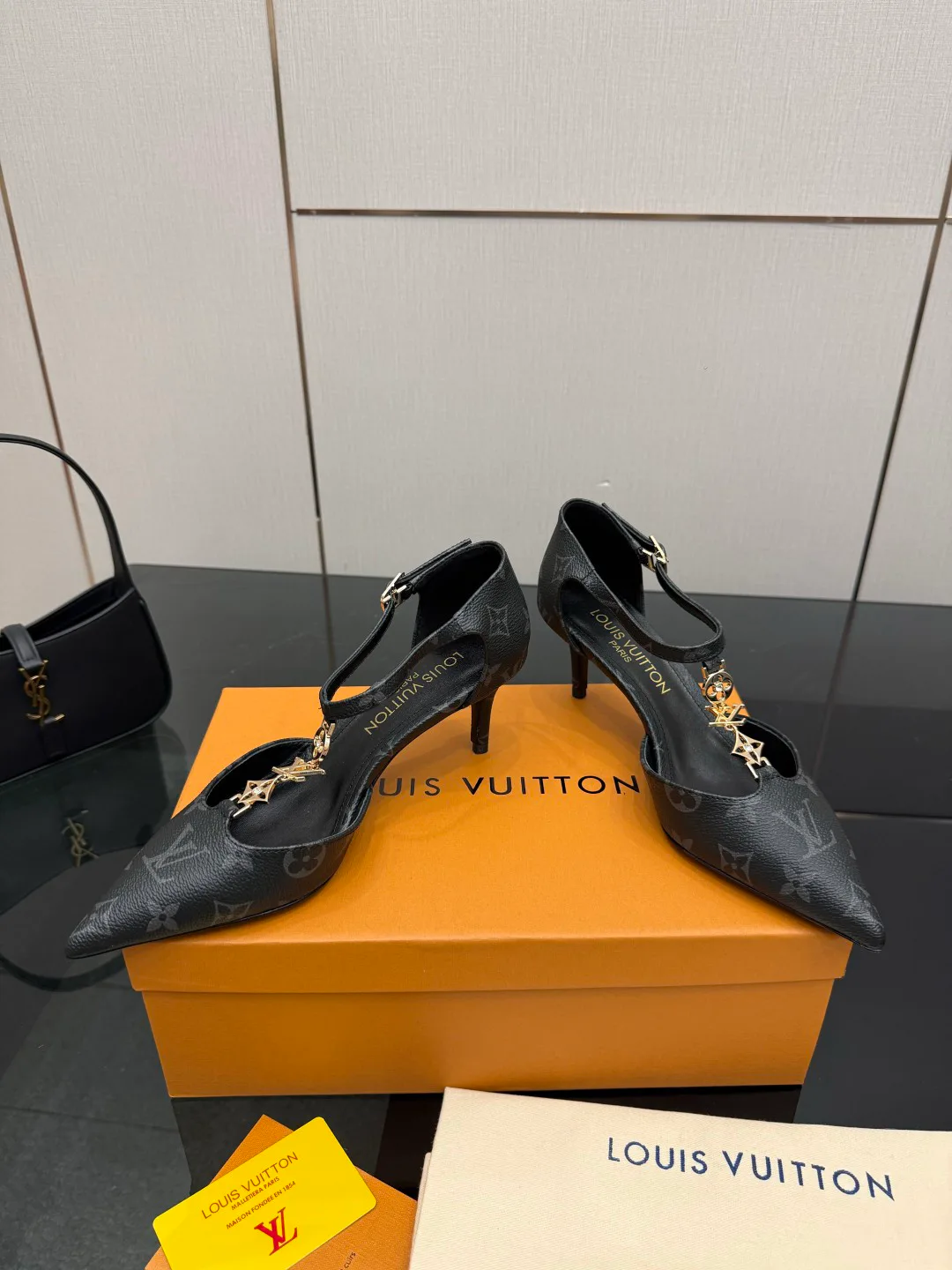 Туфли Женские Louis Vuitton 11755400