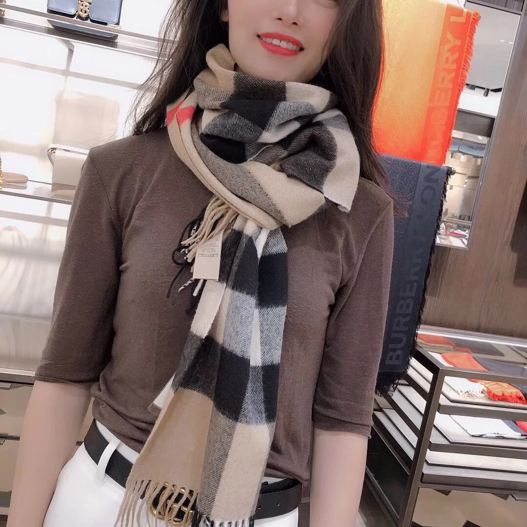 Шарфы Burberry 3970