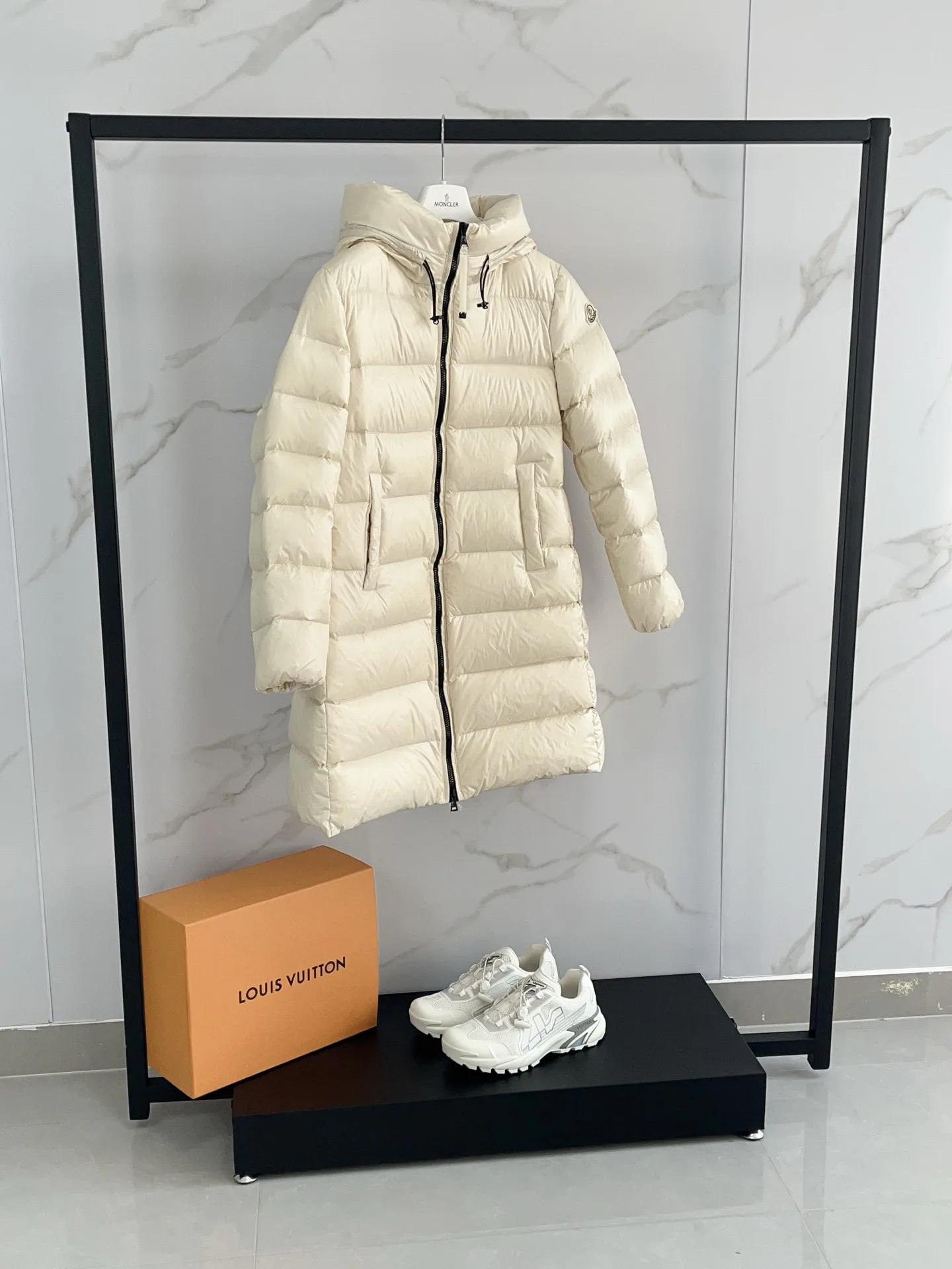 Куртки И Пуховики Женские Moncler 18722875