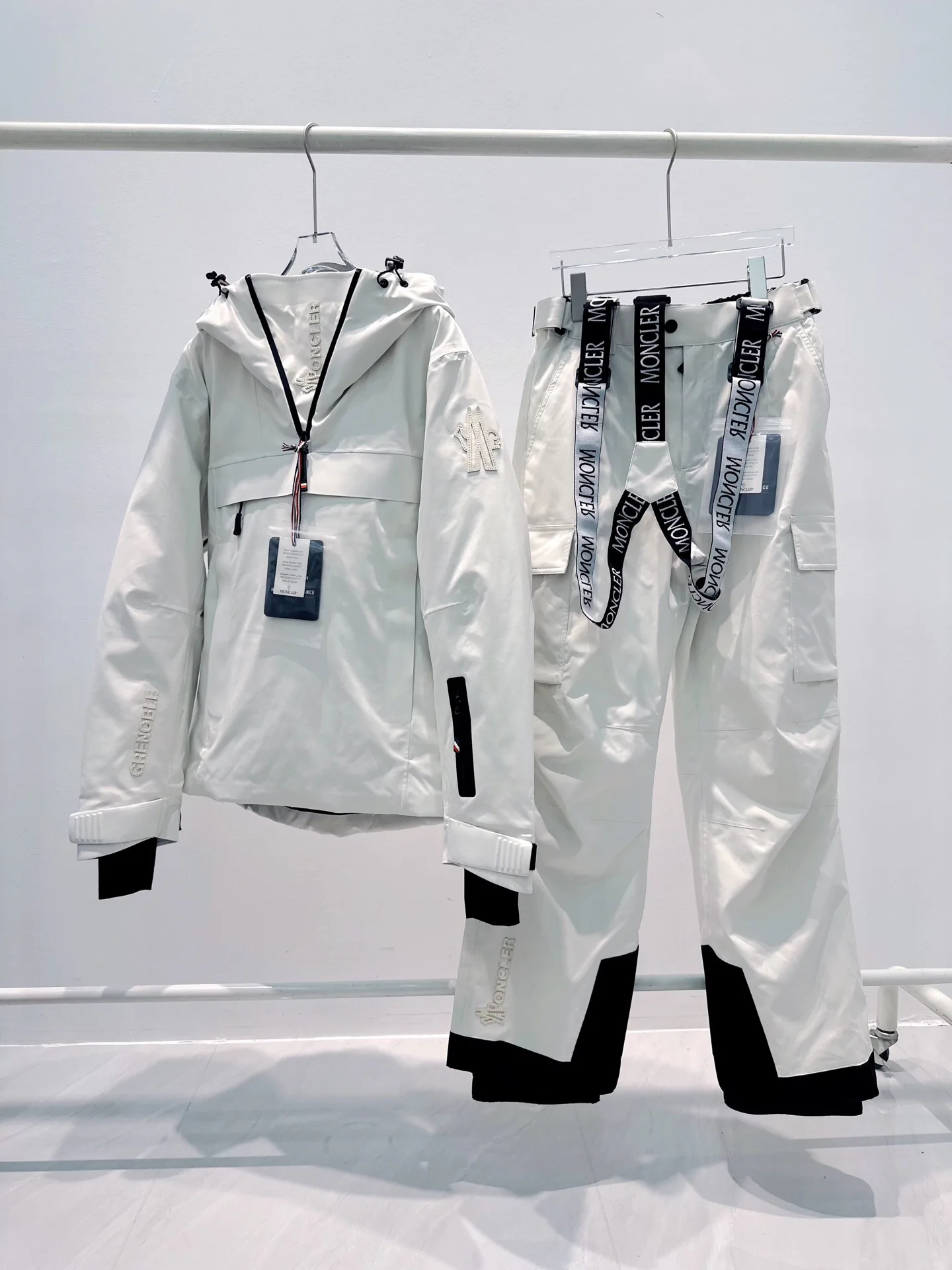 Куртки И Пуховики Женские Moncler 18710261