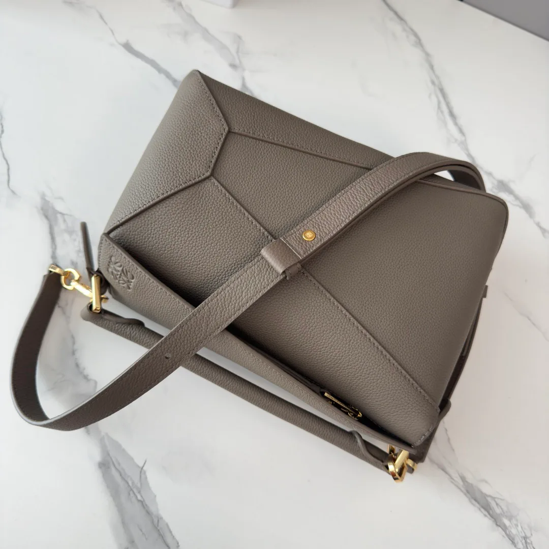 Классические Сумки Женские Loewe 13401808