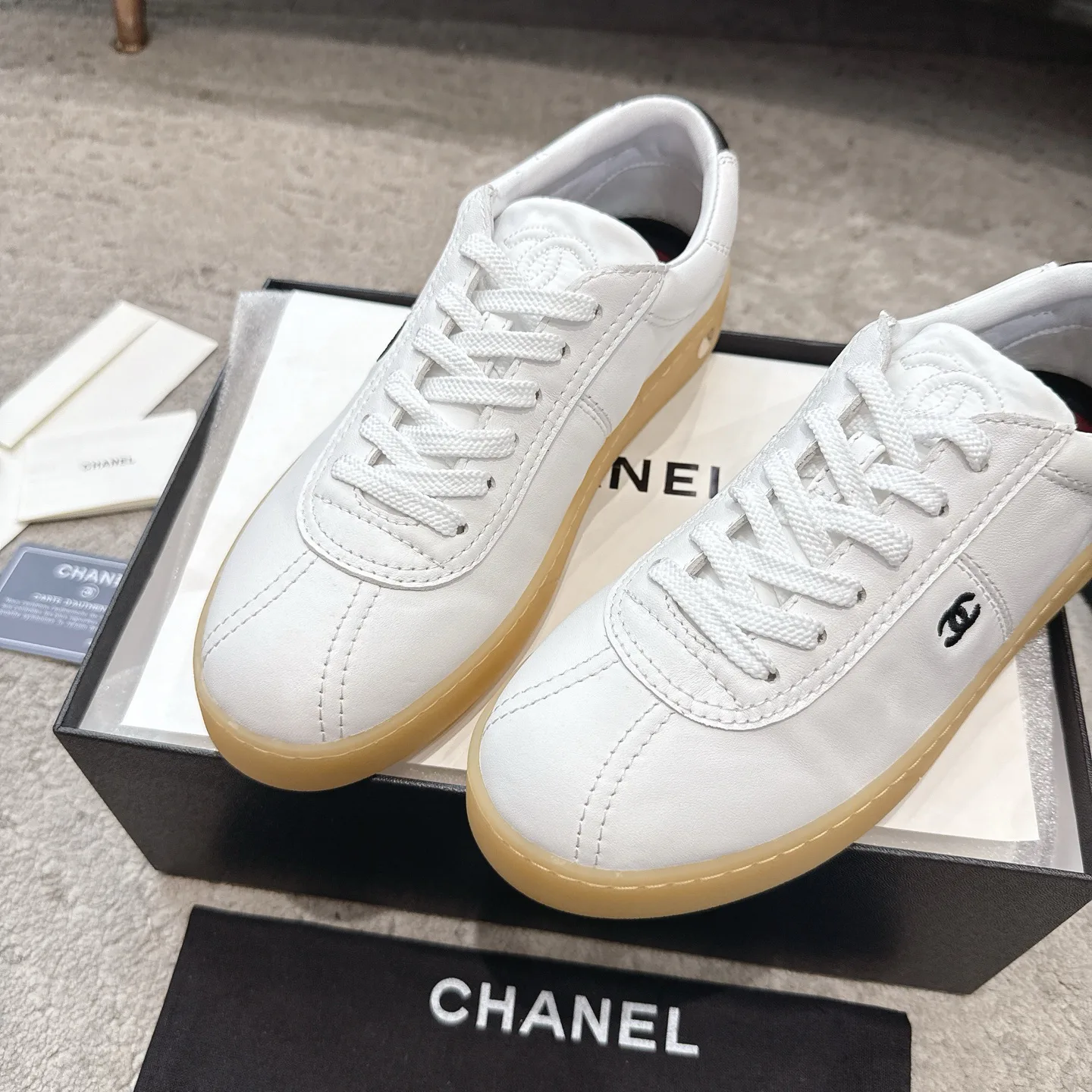 Кроссовки Женские Chanel 13332630