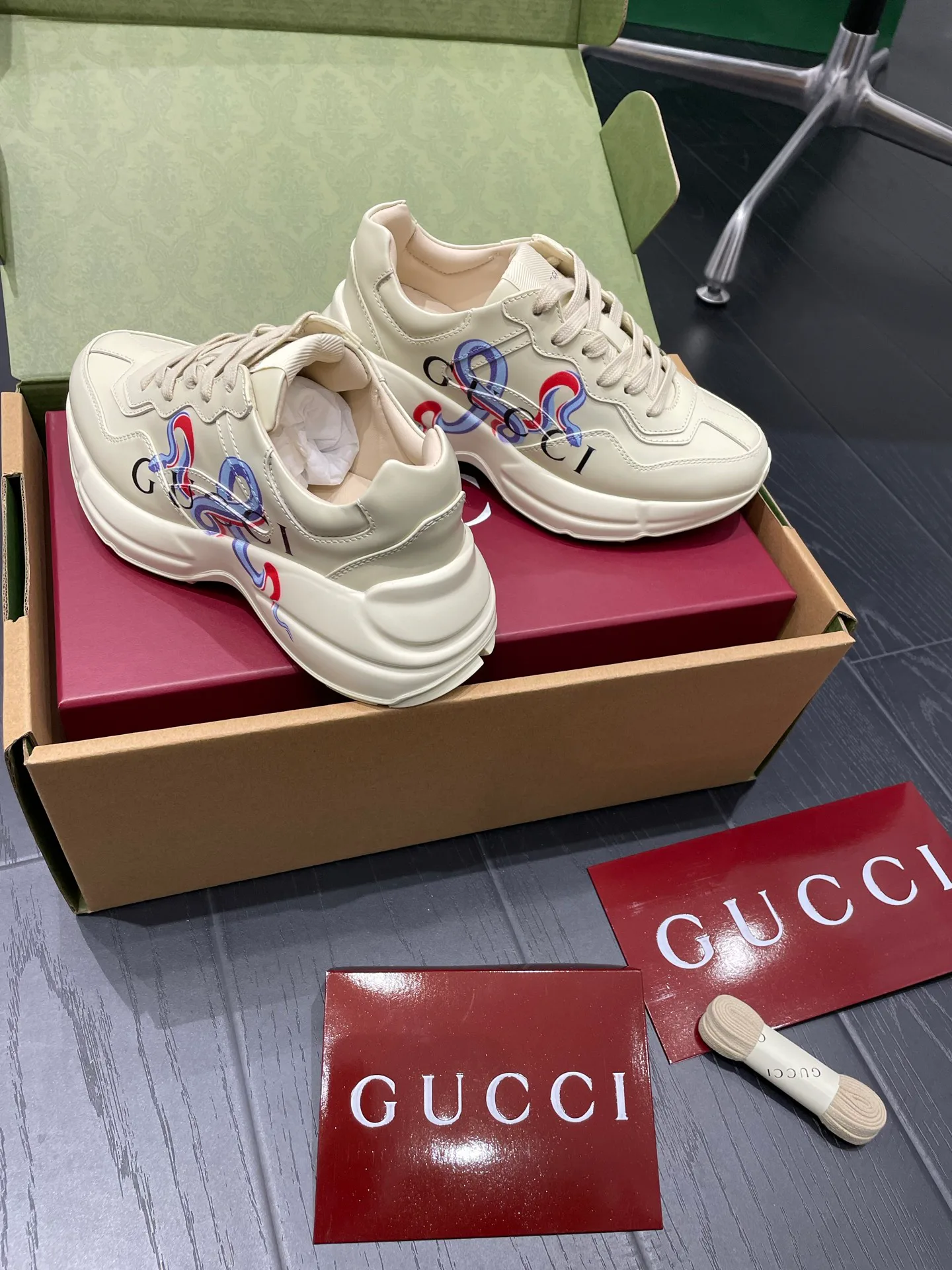 Кроссовки Женские Gucci 22471