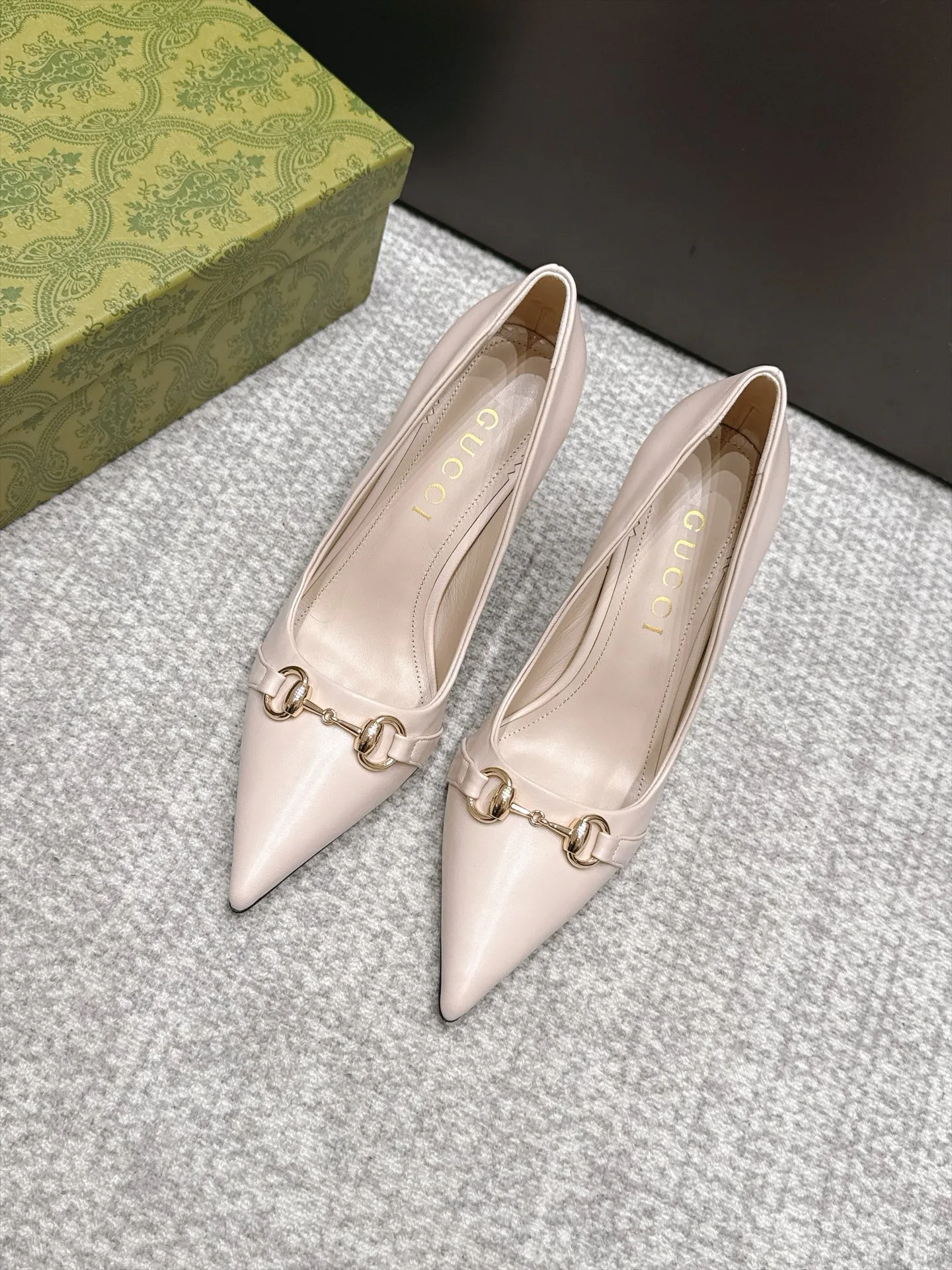 Туфли Женские Gucci 18765534