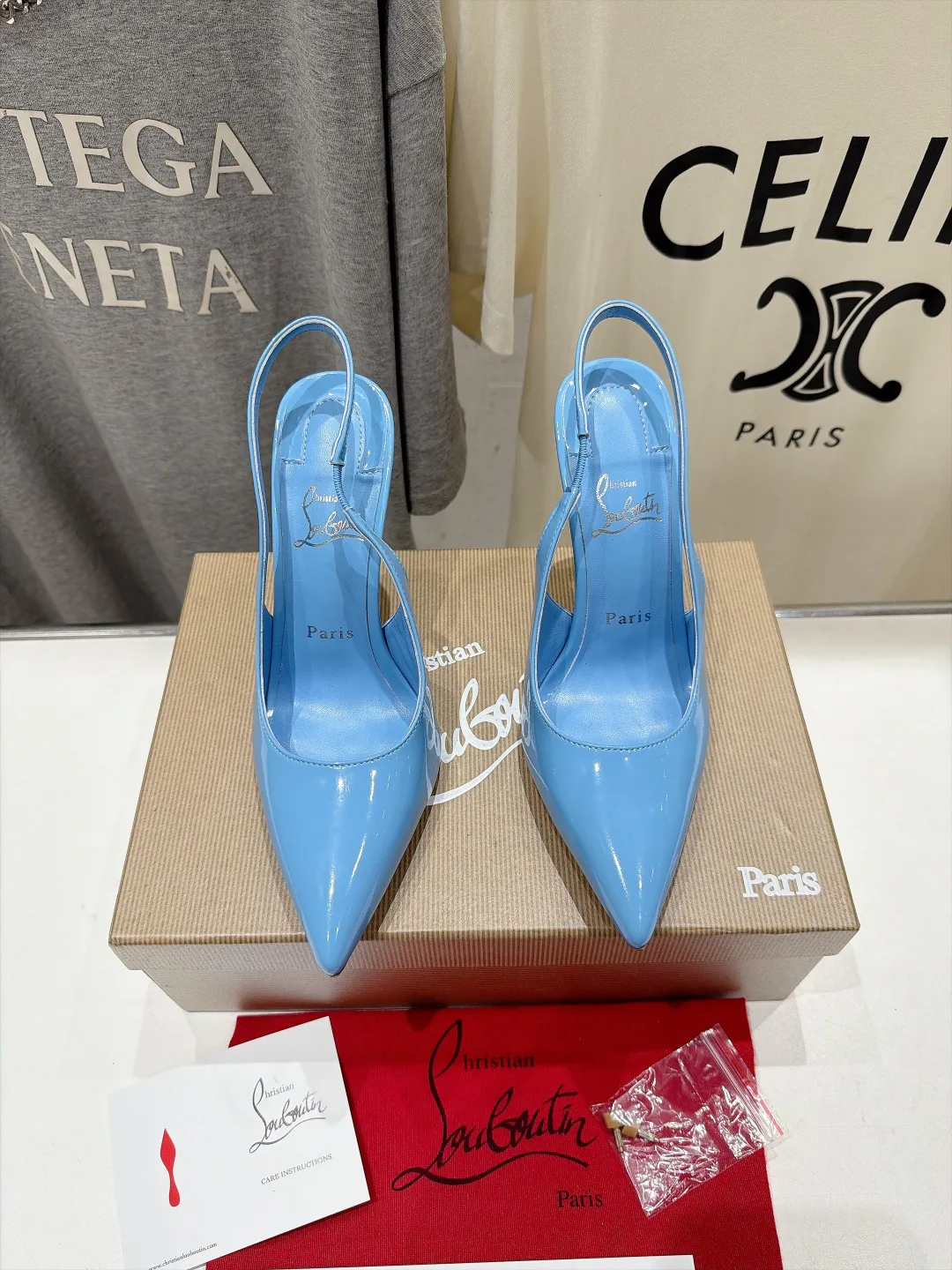 Туфли Женские Christian Louboutin 19465665