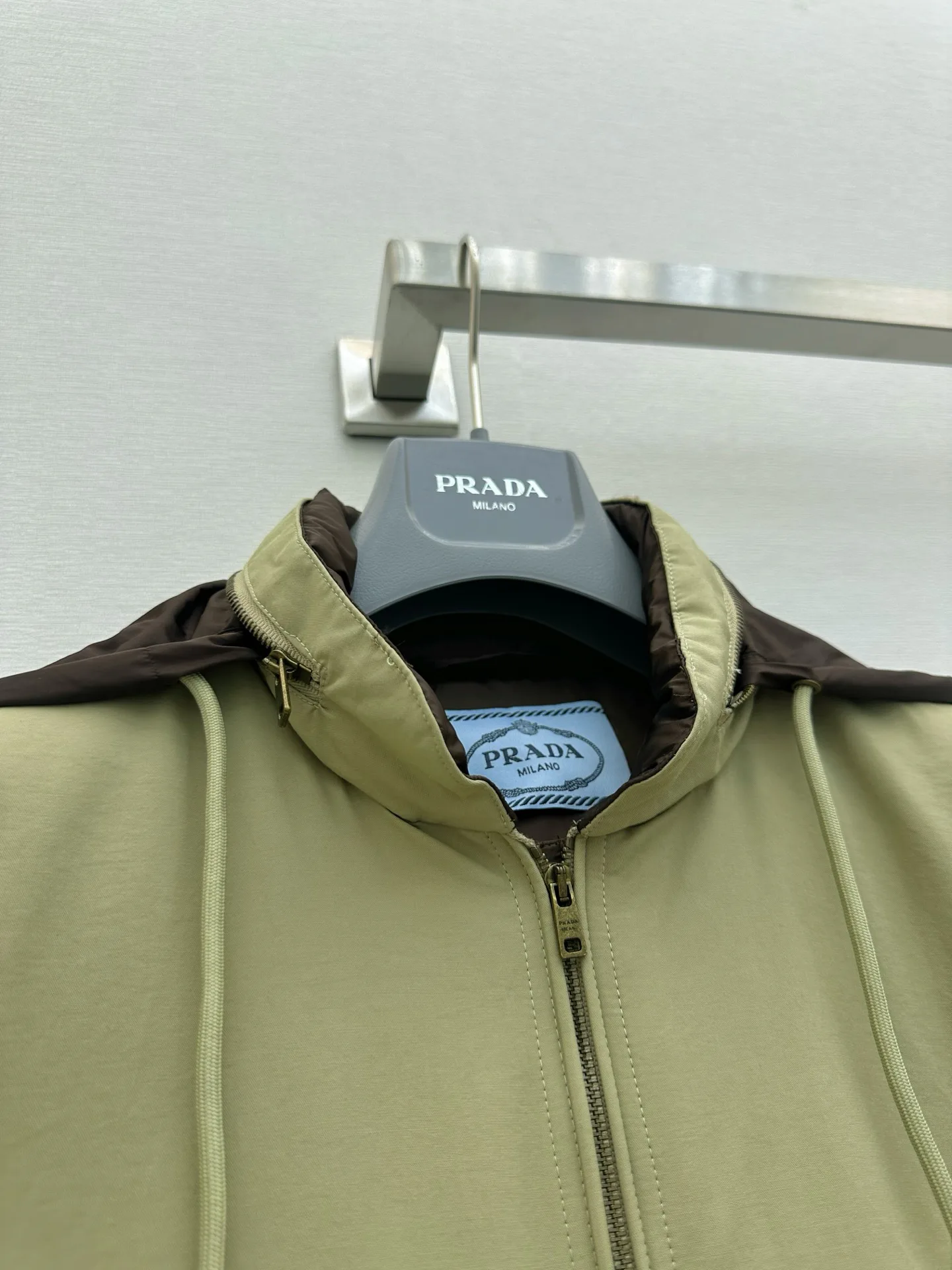 Куртки И Пуховики Женские Prada 18312782