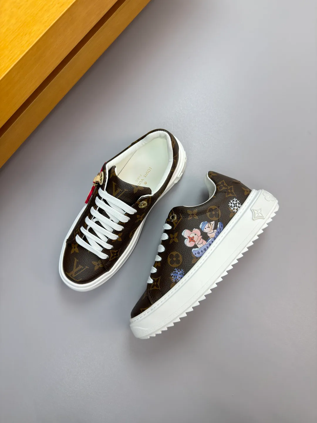 Кроссовки Женские Louis Vuitton 2652656