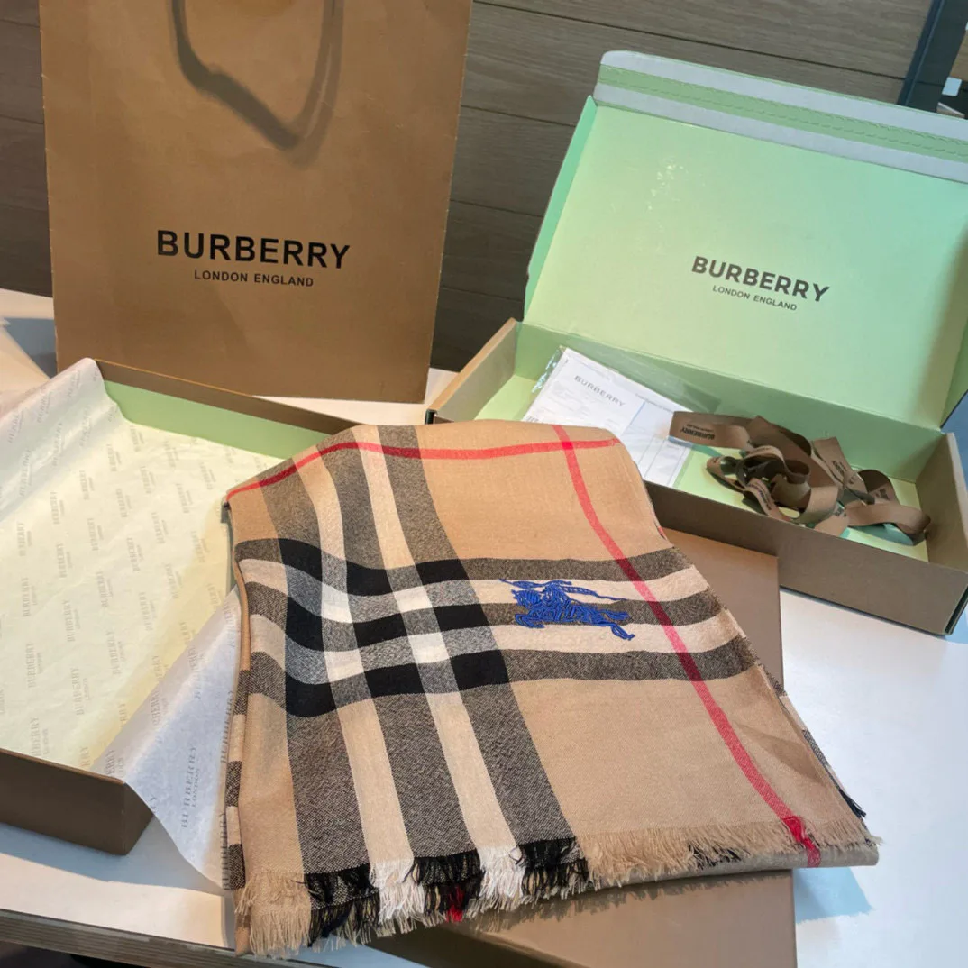 Шарфы Burberry 4470