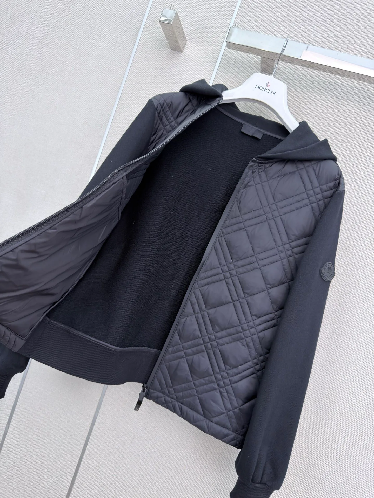 Куртки И Пуховики Женские Moncler 18506403