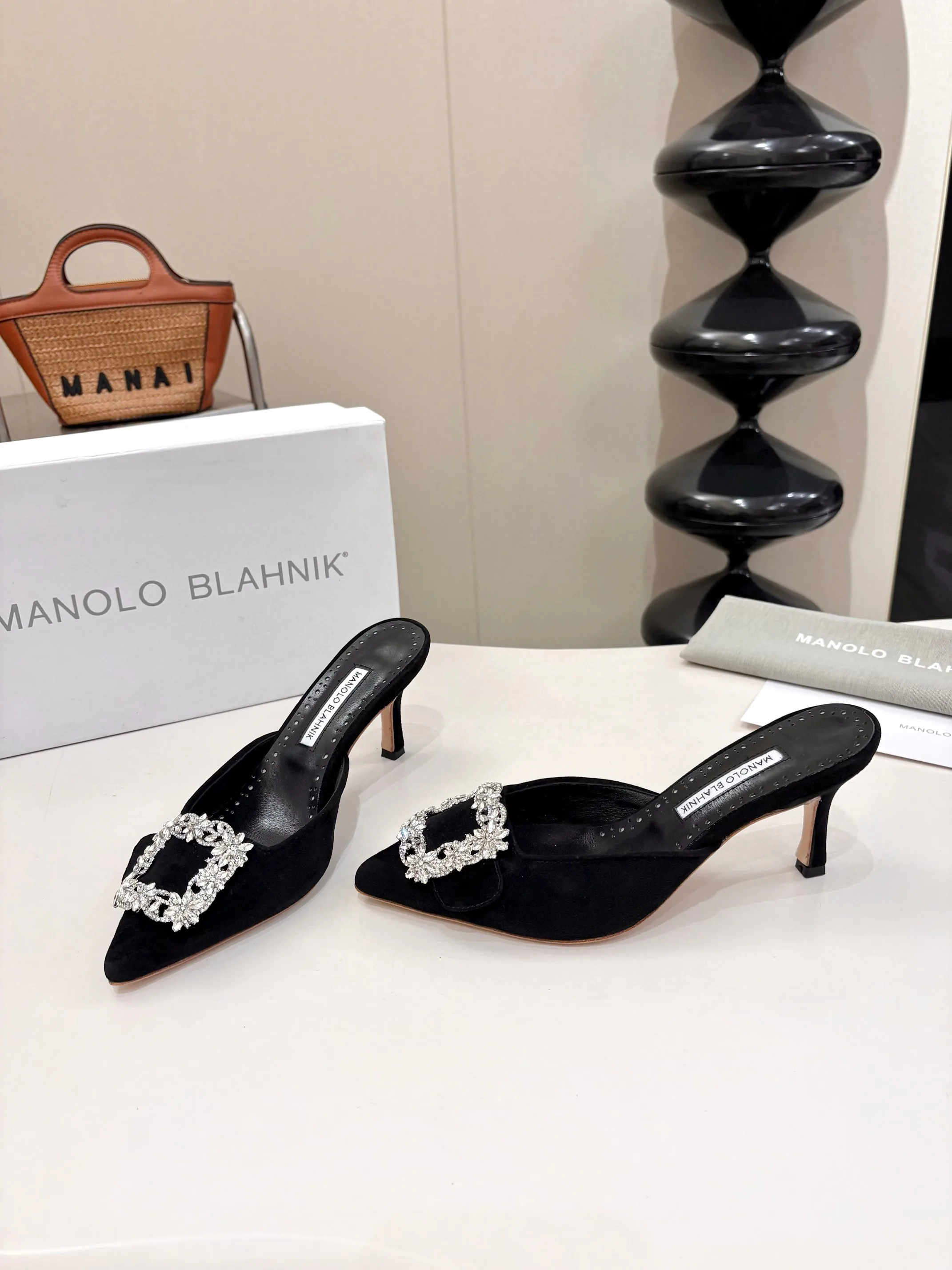 Туфли Женские Manolo Blahnik 17100599