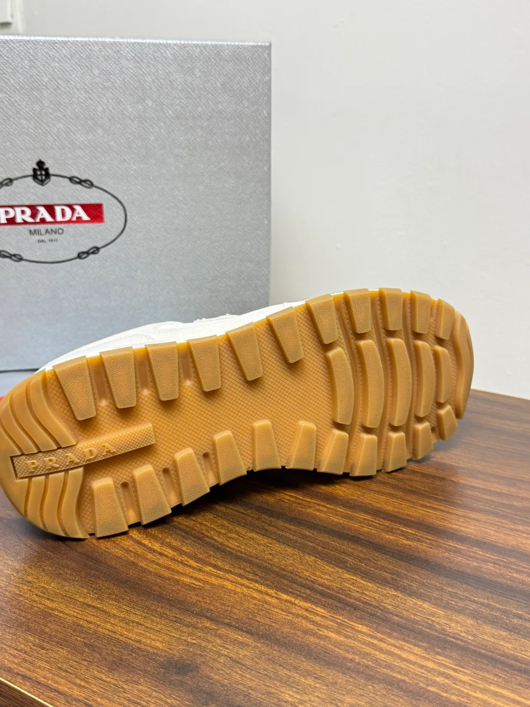 Кроссовки Мужские Prada 19110512