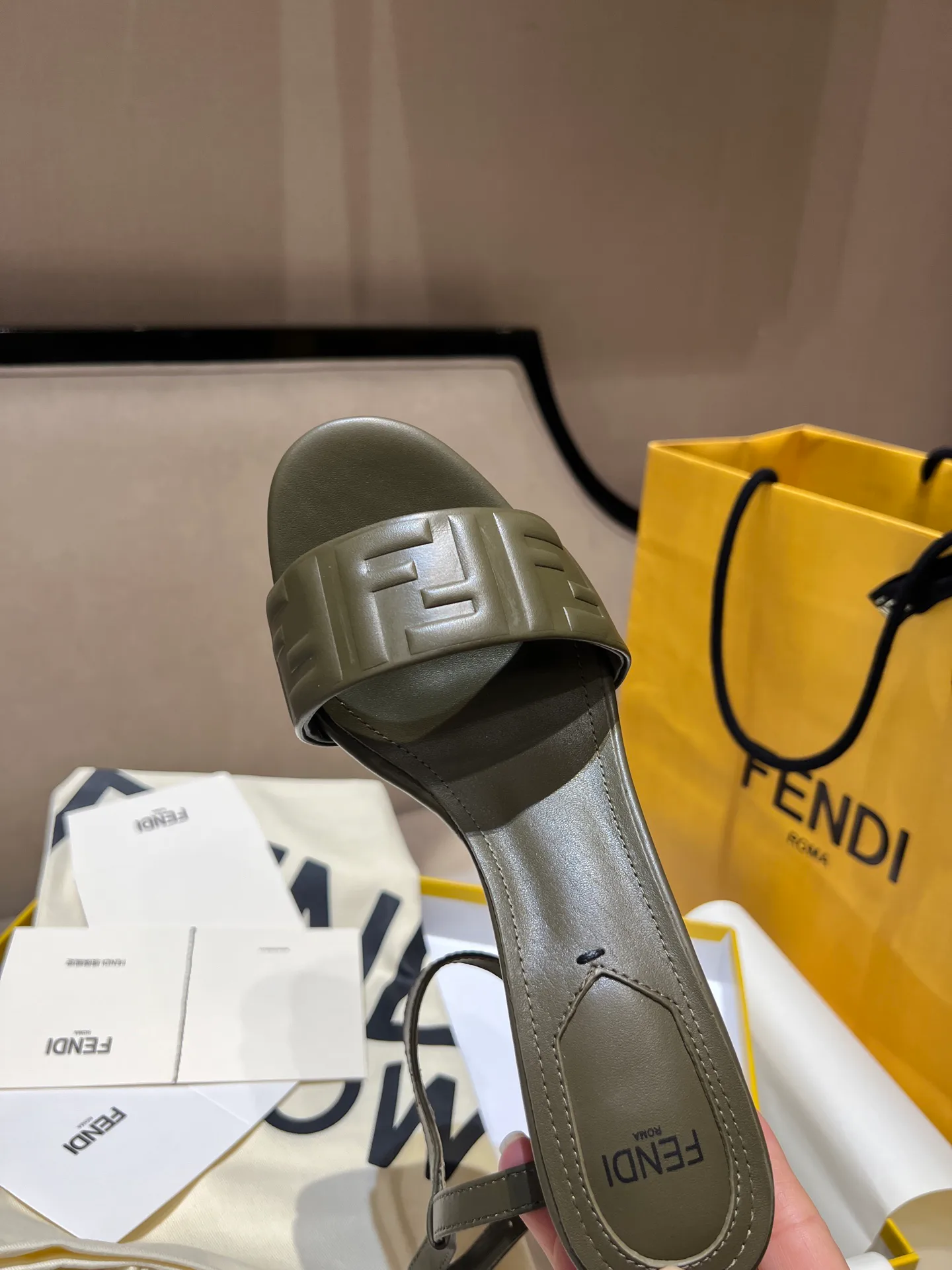 Босоножки Женские Fendi 9288979