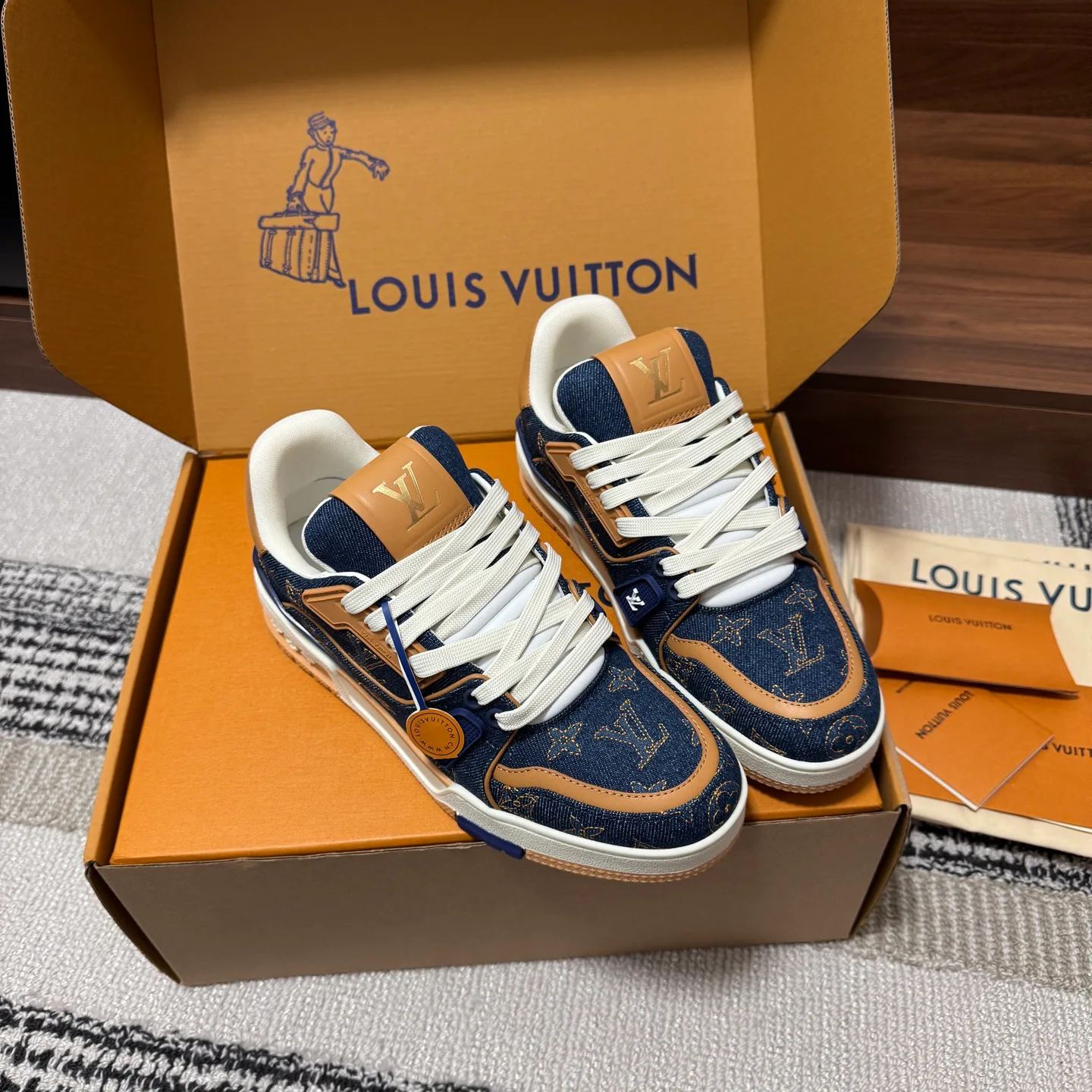 Кроссовки Женские Louis Vuitton 1546755