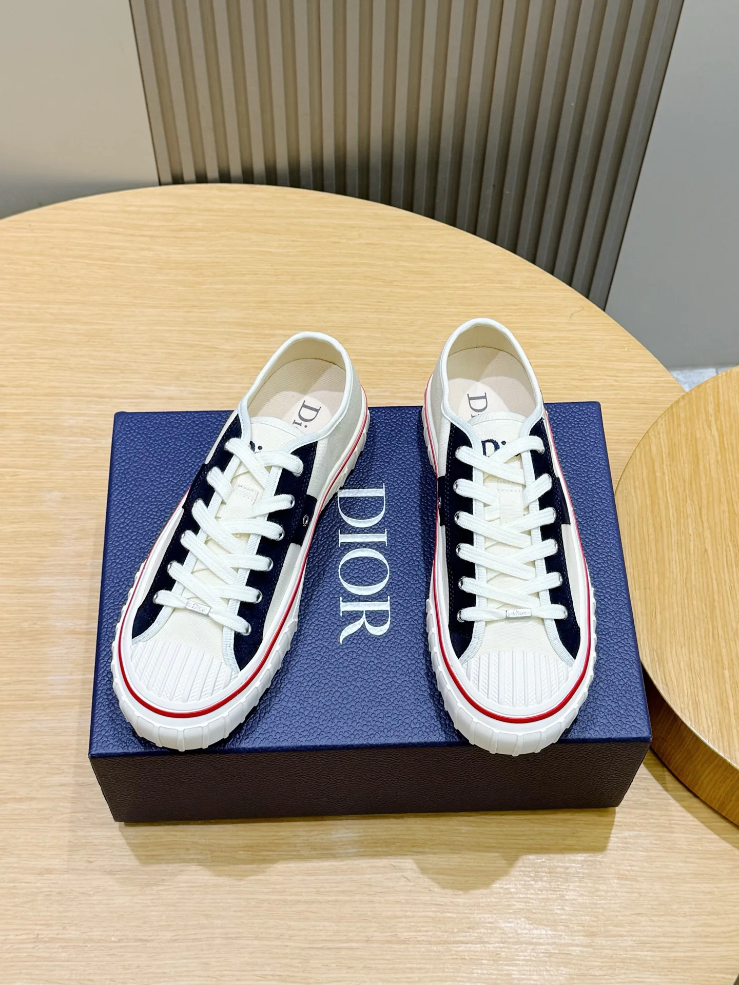 Кроссовки Женские Christian Dior 18101566