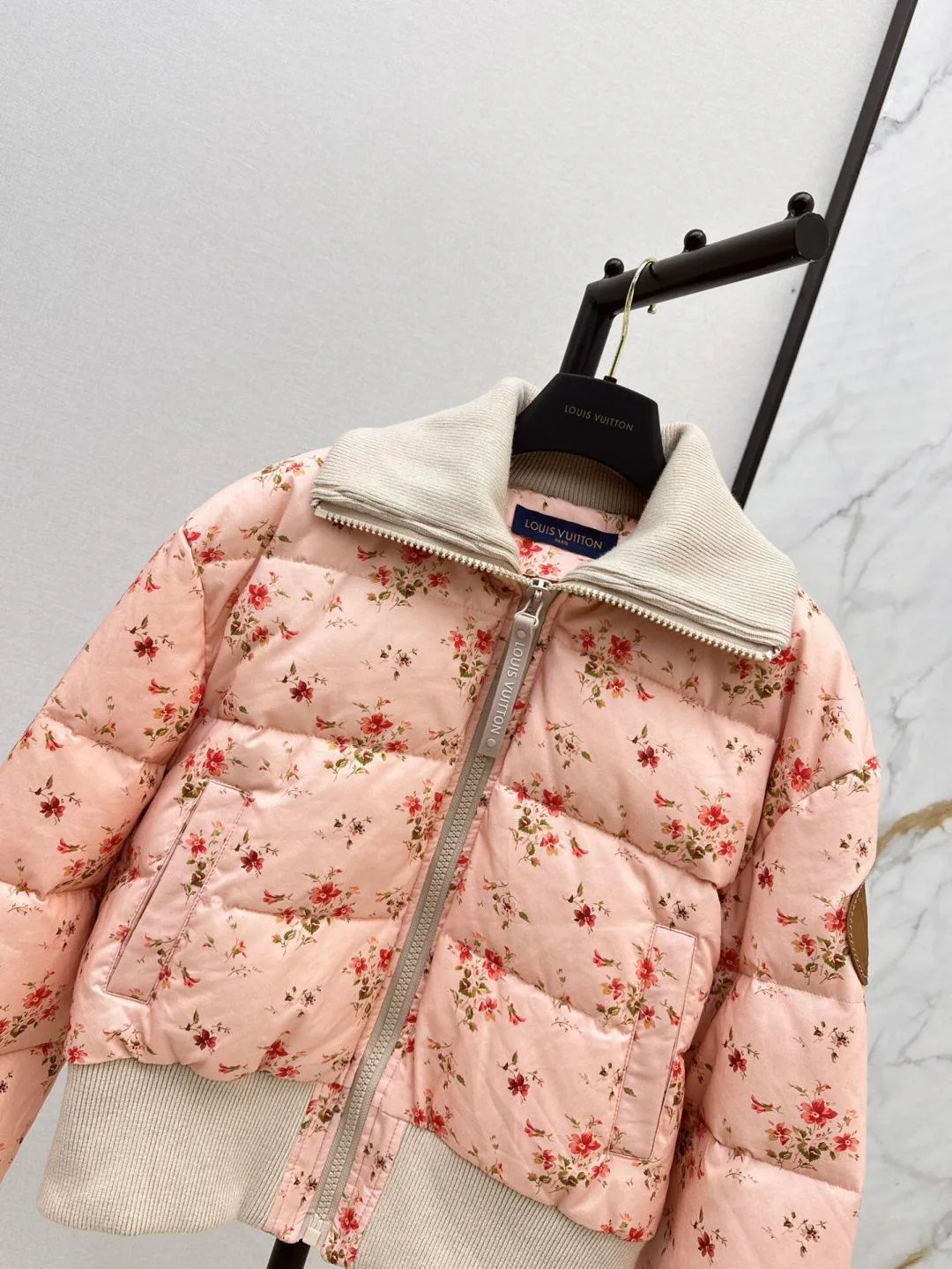 Куртки И Пуховики Женские Louis Vuitton 17952965