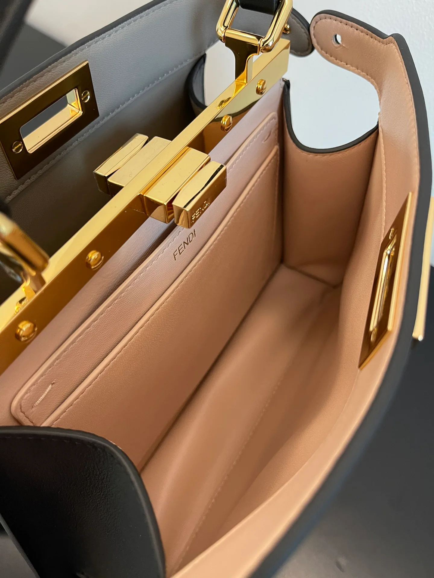 Классические Сумки Женские Fendi 13234505