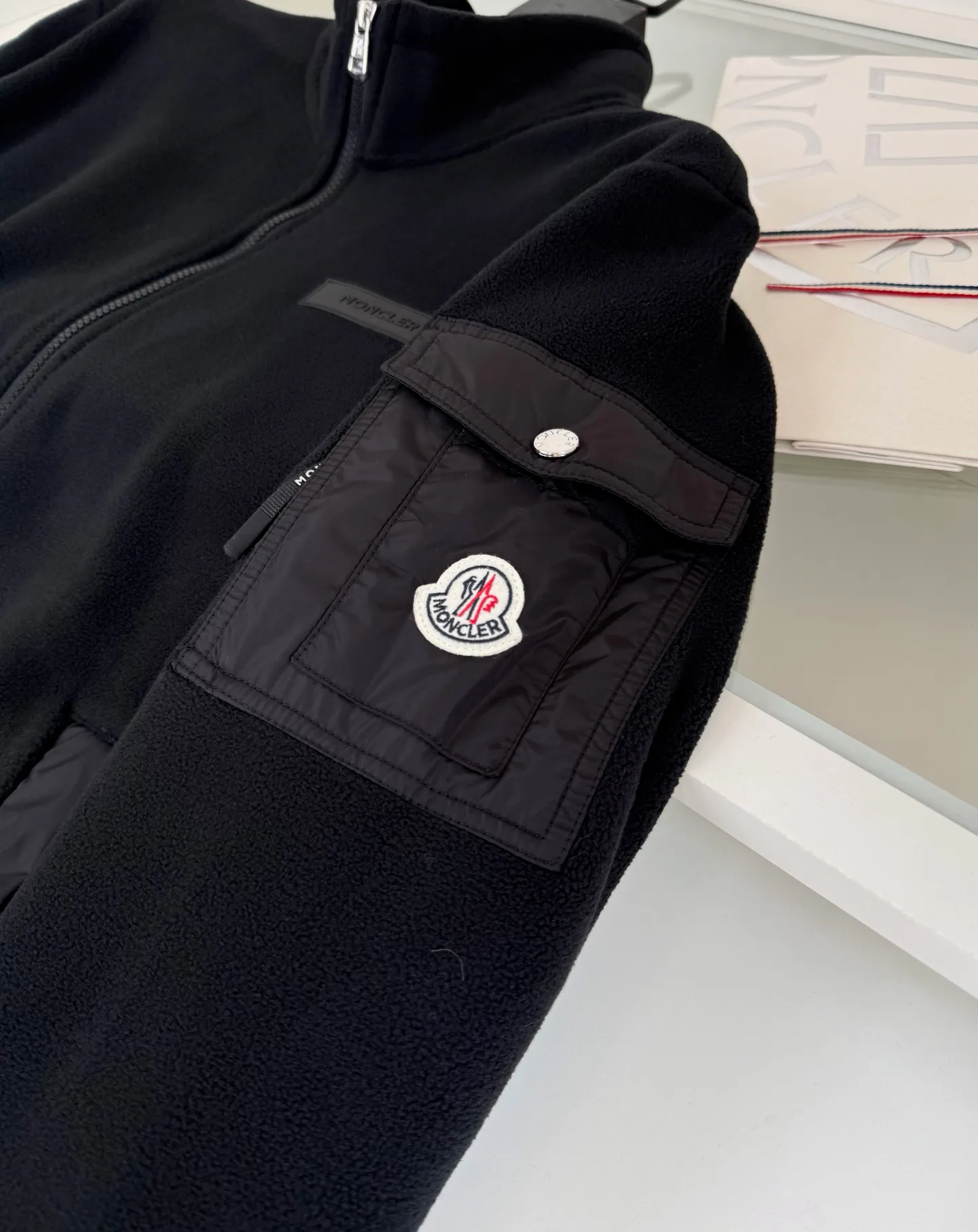 Куртки И Пуховики Мужские Moncler 18244518