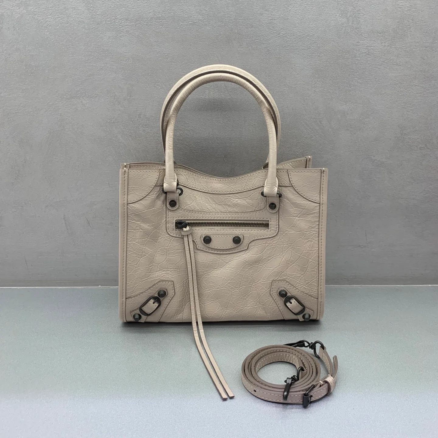 Классические Сумки Женские Balenciaga 12774251