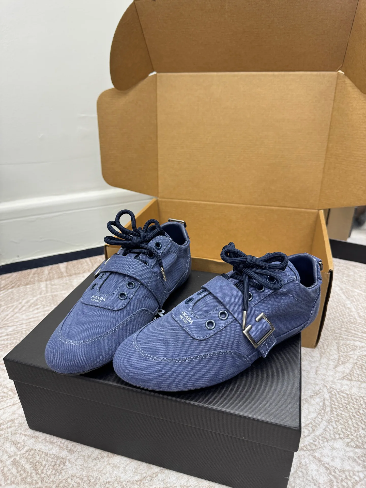 Кроссовки Женские Prada 605748