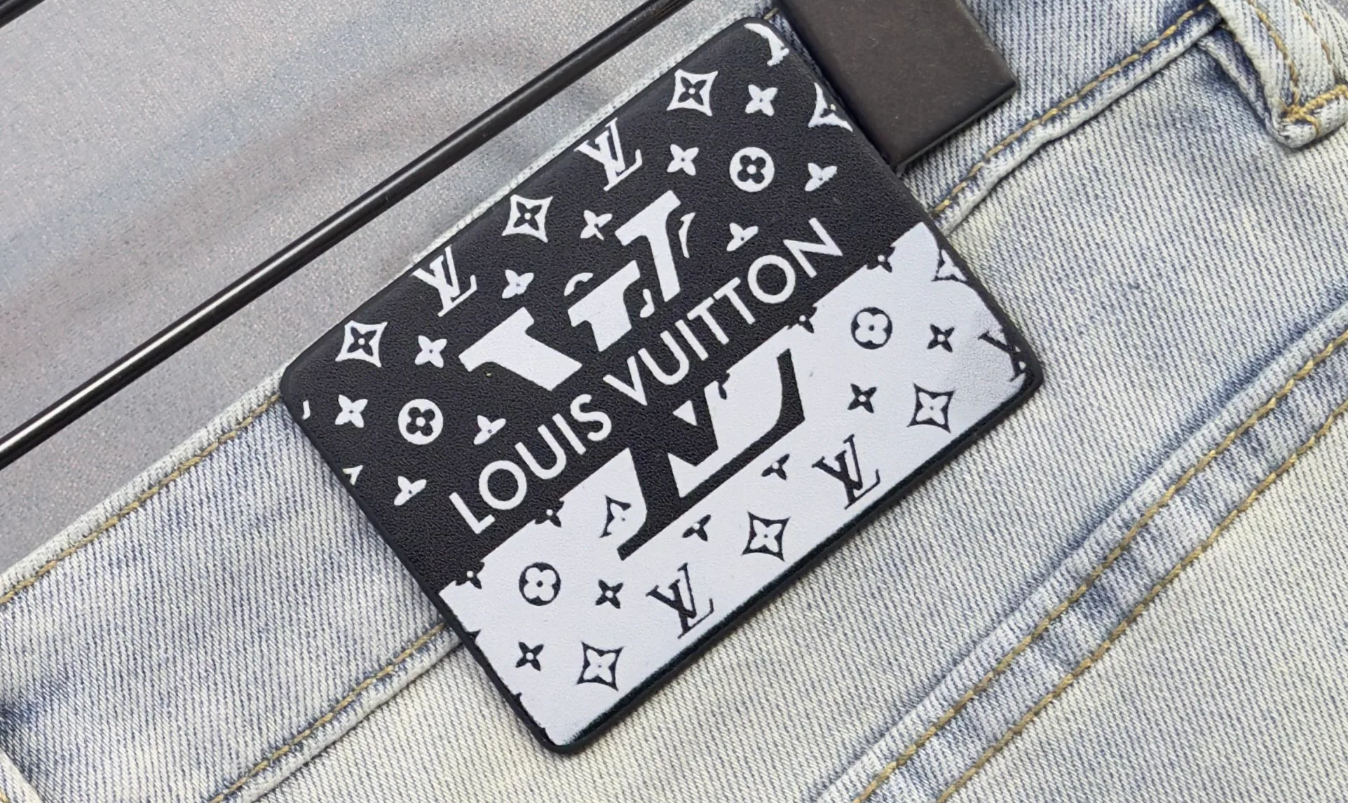 Джинсы Мужские Louis Vuitton 18098383