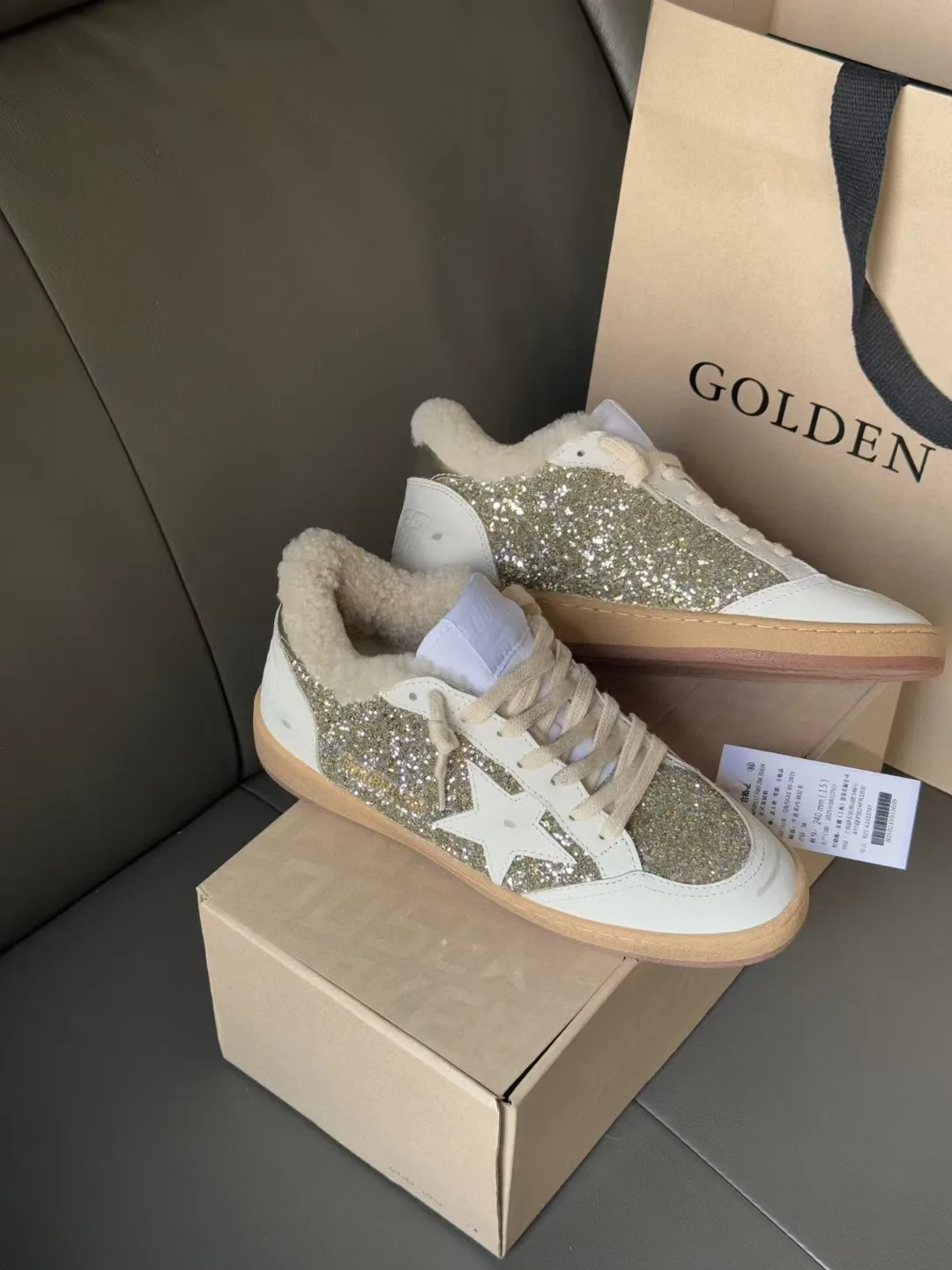 Кроссовки Женские Golden Goose 19671157
