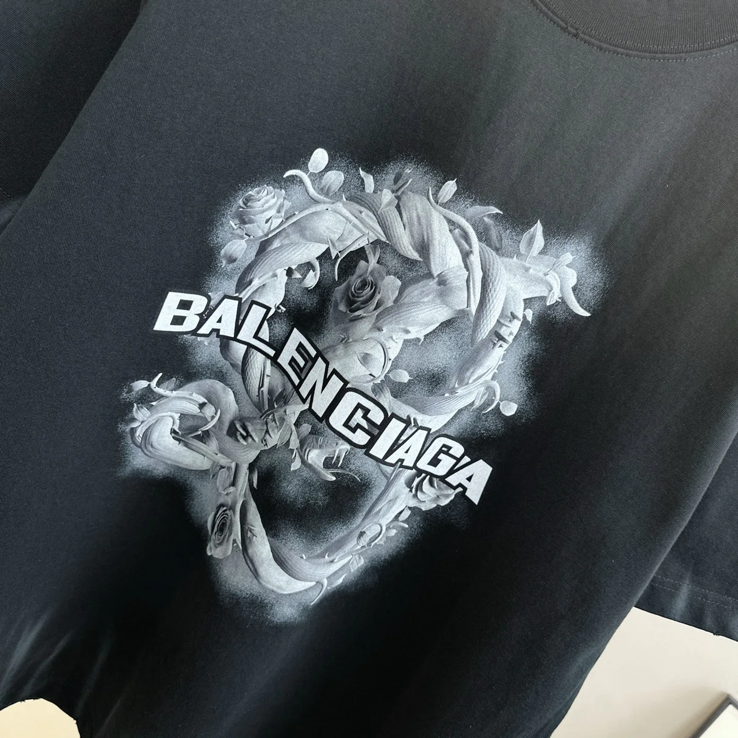 Футболки Женские Balenciaga 9897