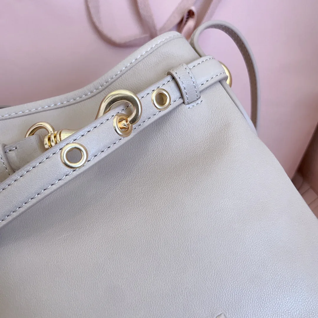 Клатчи Женские Miu Miu 11872259