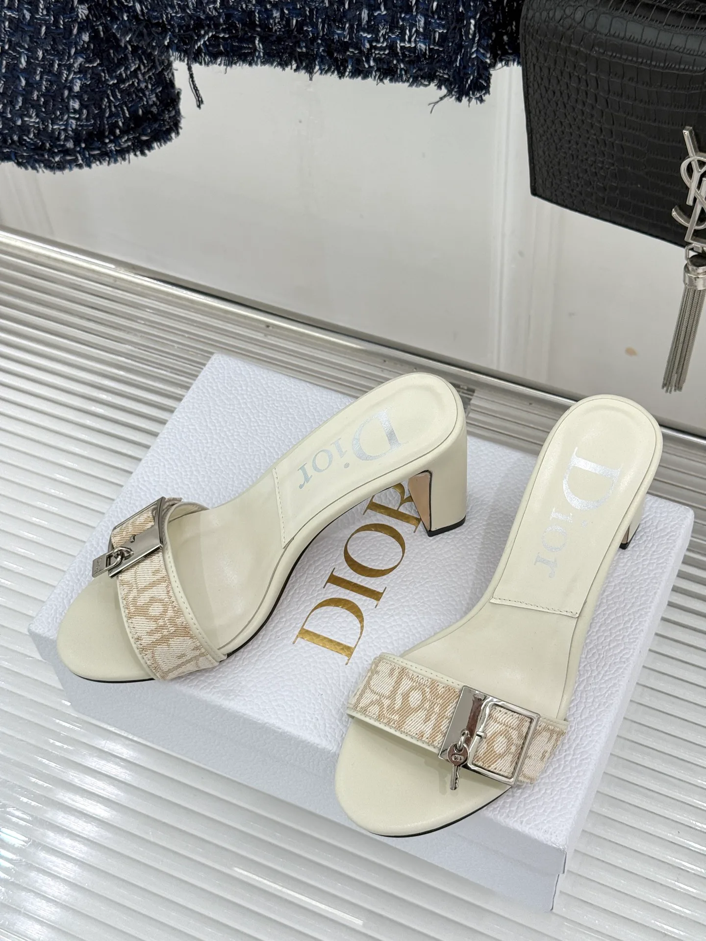 Босоножки Женские Christian Dior 18142877