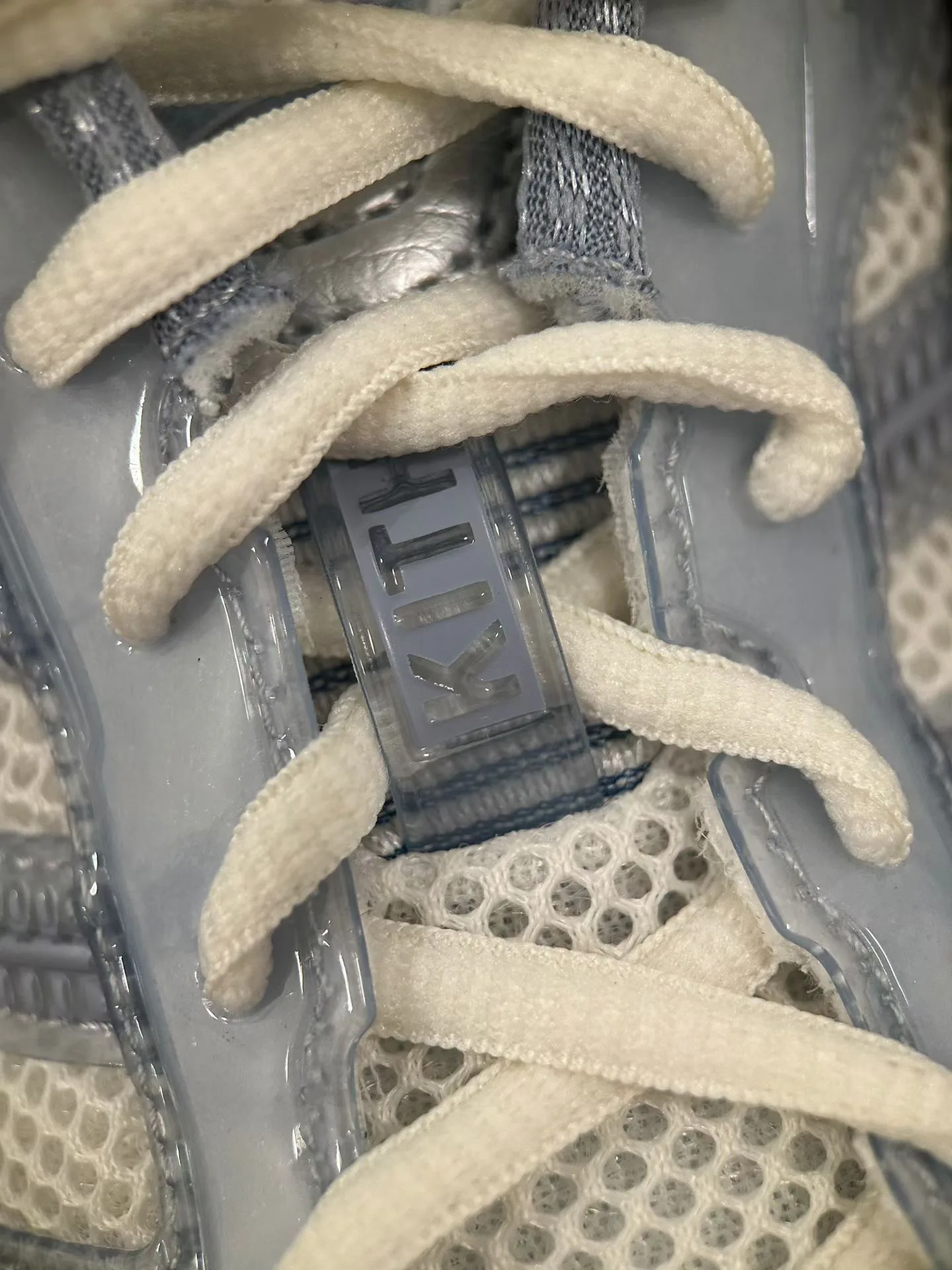 Кроссовки Женские Asics 17065419