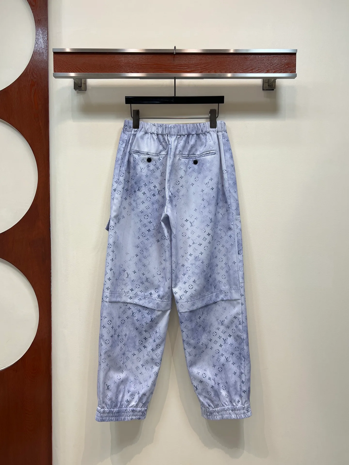 Брюки Женские Louis Vuitton 11638610
