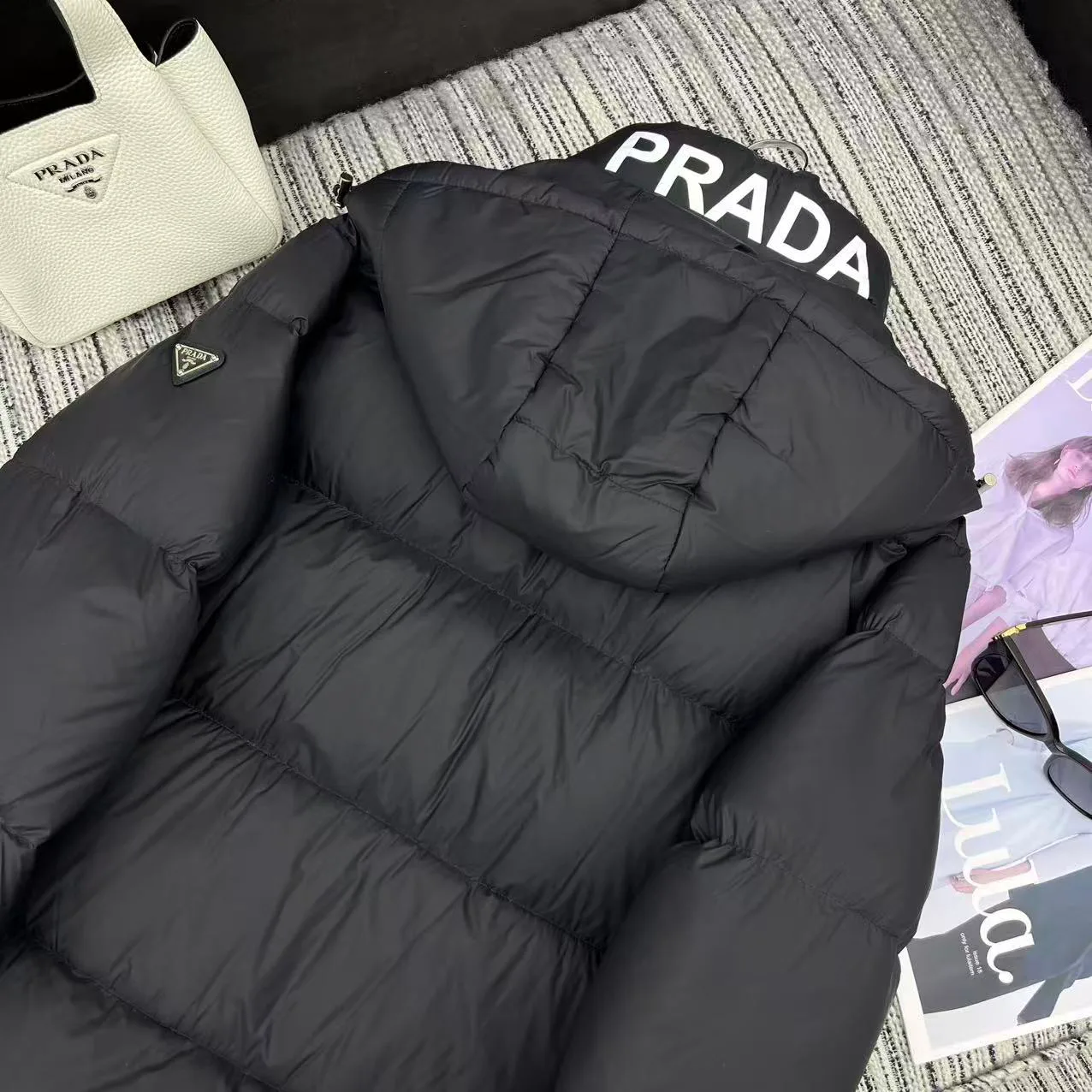 Пуховики Женские Prada 330583