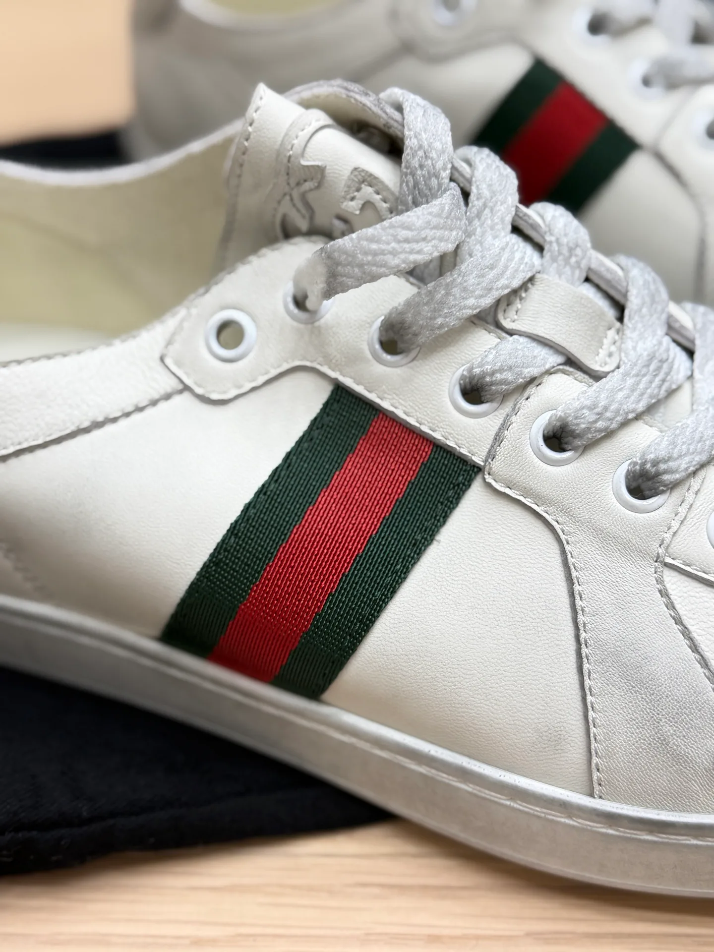 Кроссовки Женские Gucci 18995151