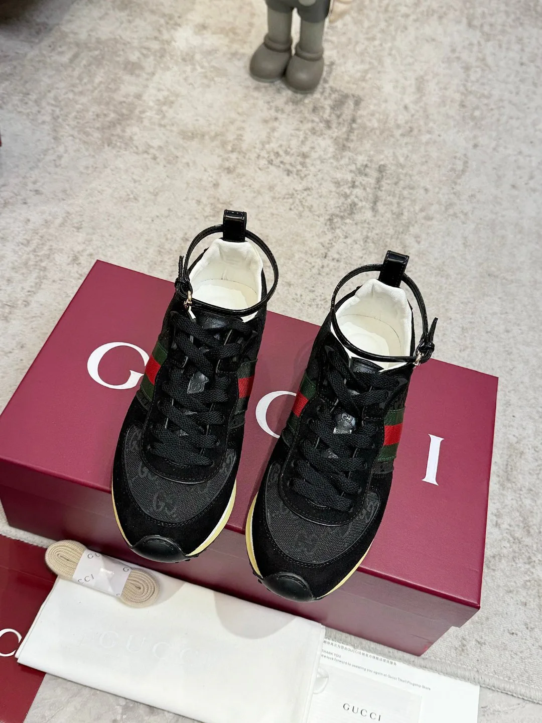 Кроссовки Женские Gucci 944888
