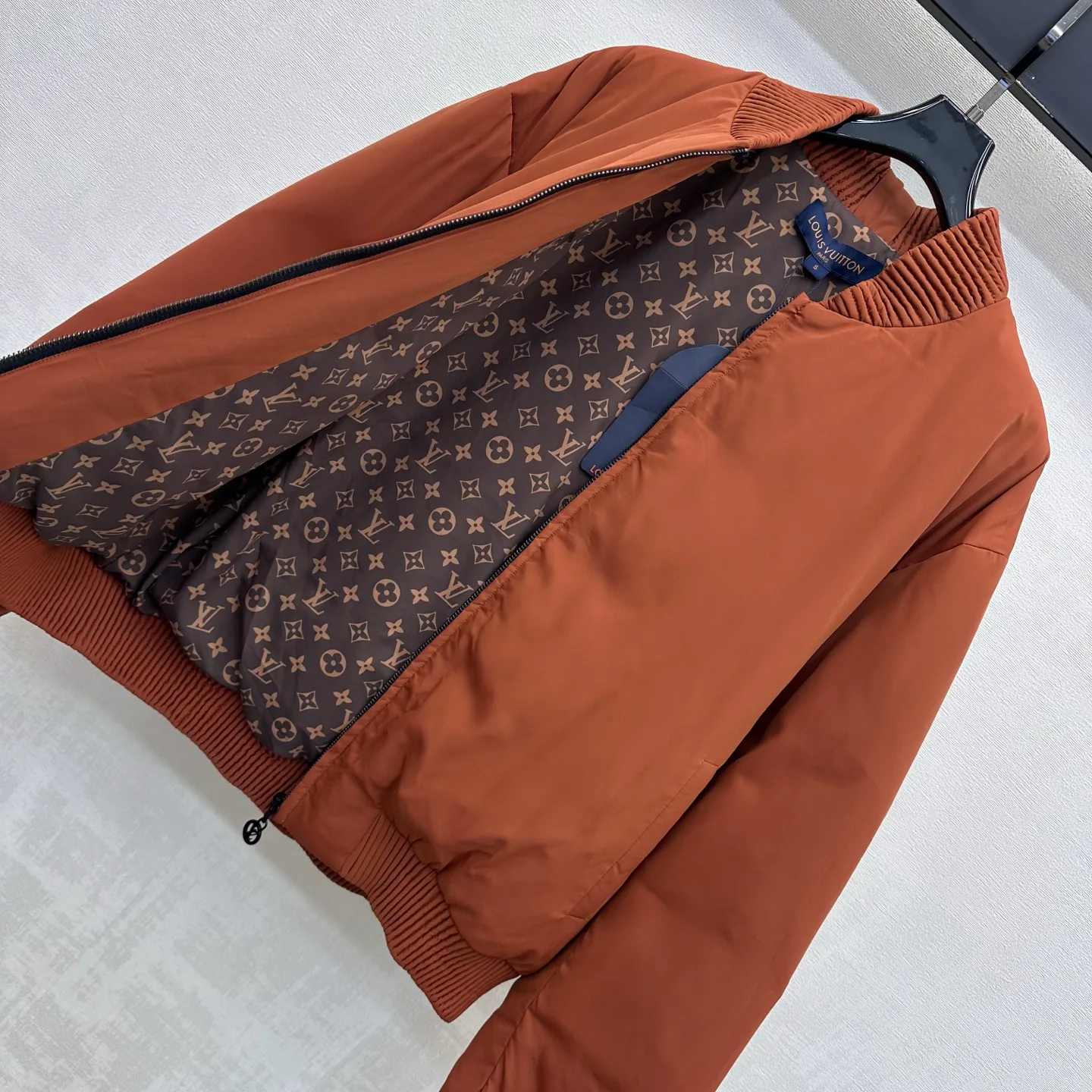 Куртки И Пуховики Женские Louis Vuitton 19057946