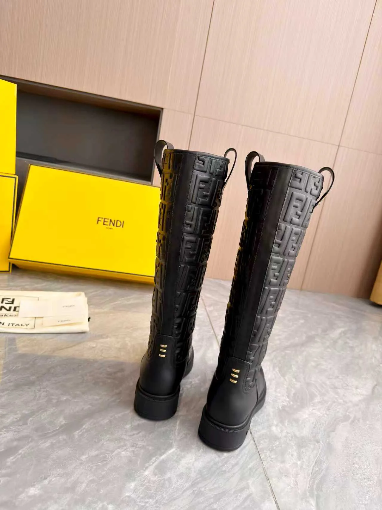 Сапоги Женские Fendi 18104326
