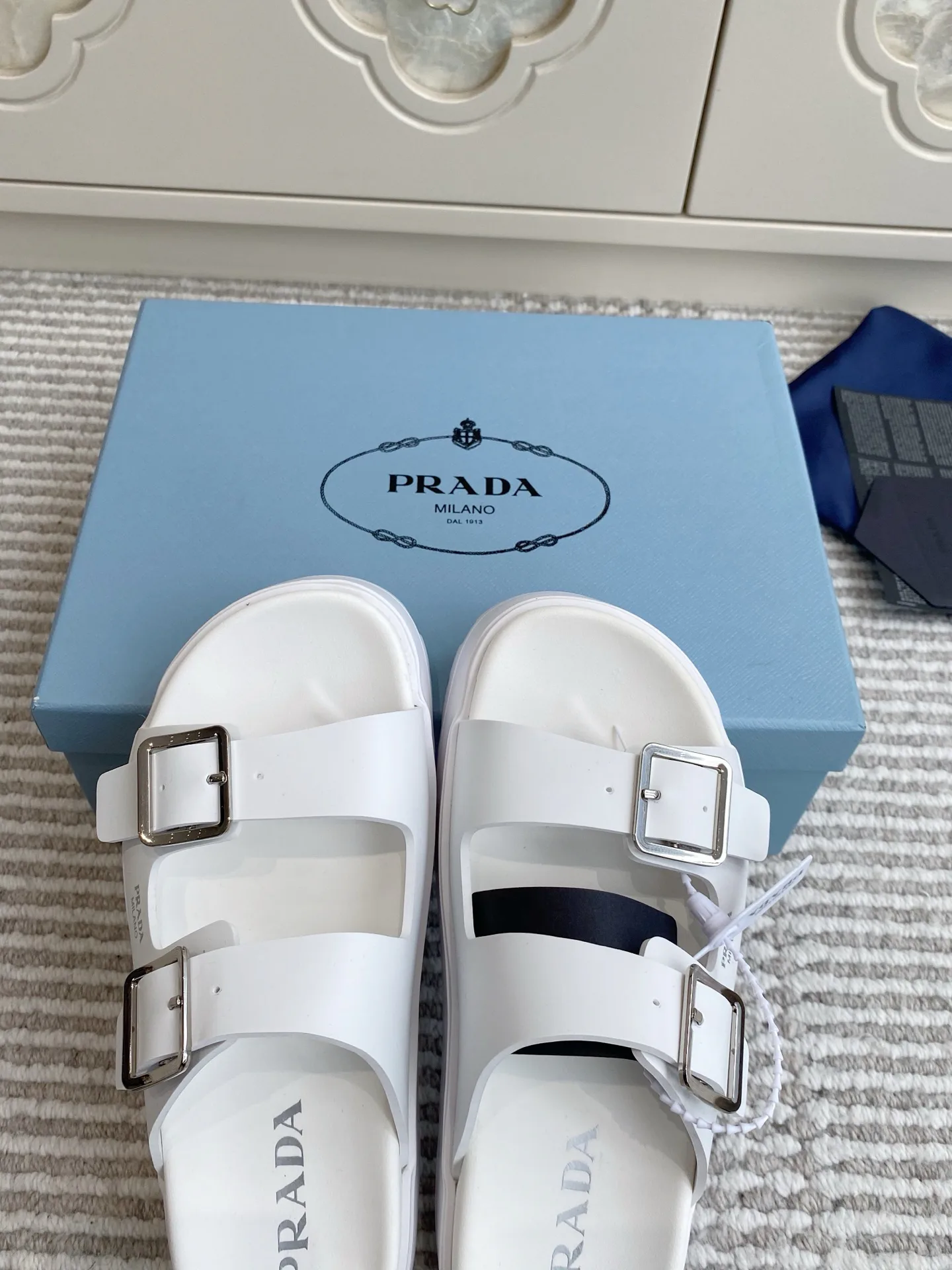 Сандалии Женские Prada 13185325